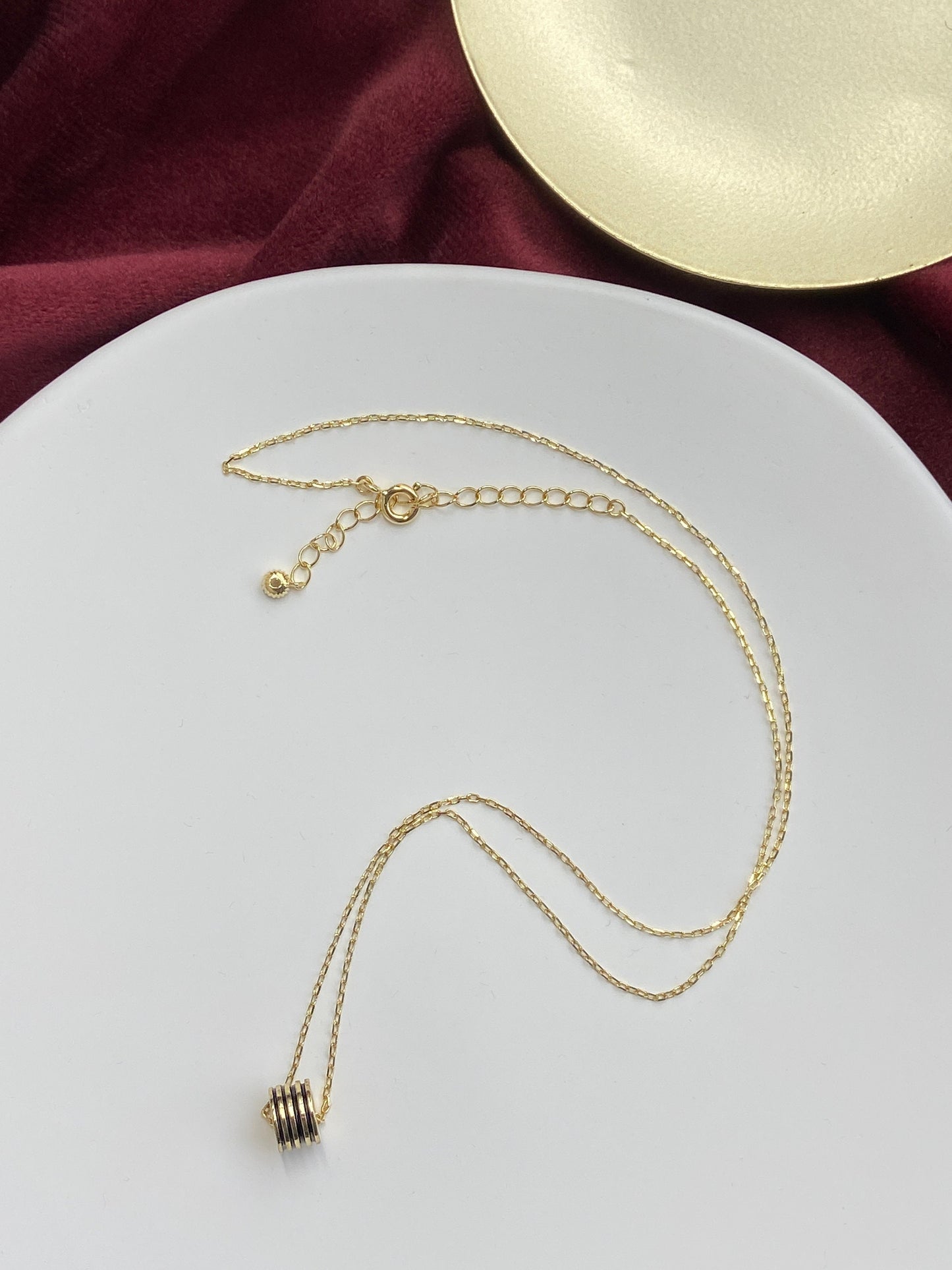 18K Gold Plated 925 Sterling Silver Black and Gold Striped Circle Pendant Necklace