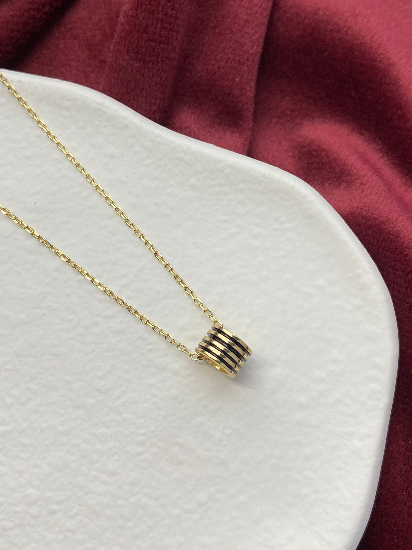 18K Gold Plated 925 Sterling Silver Black and Gold Striped Circle Pendant Necklace