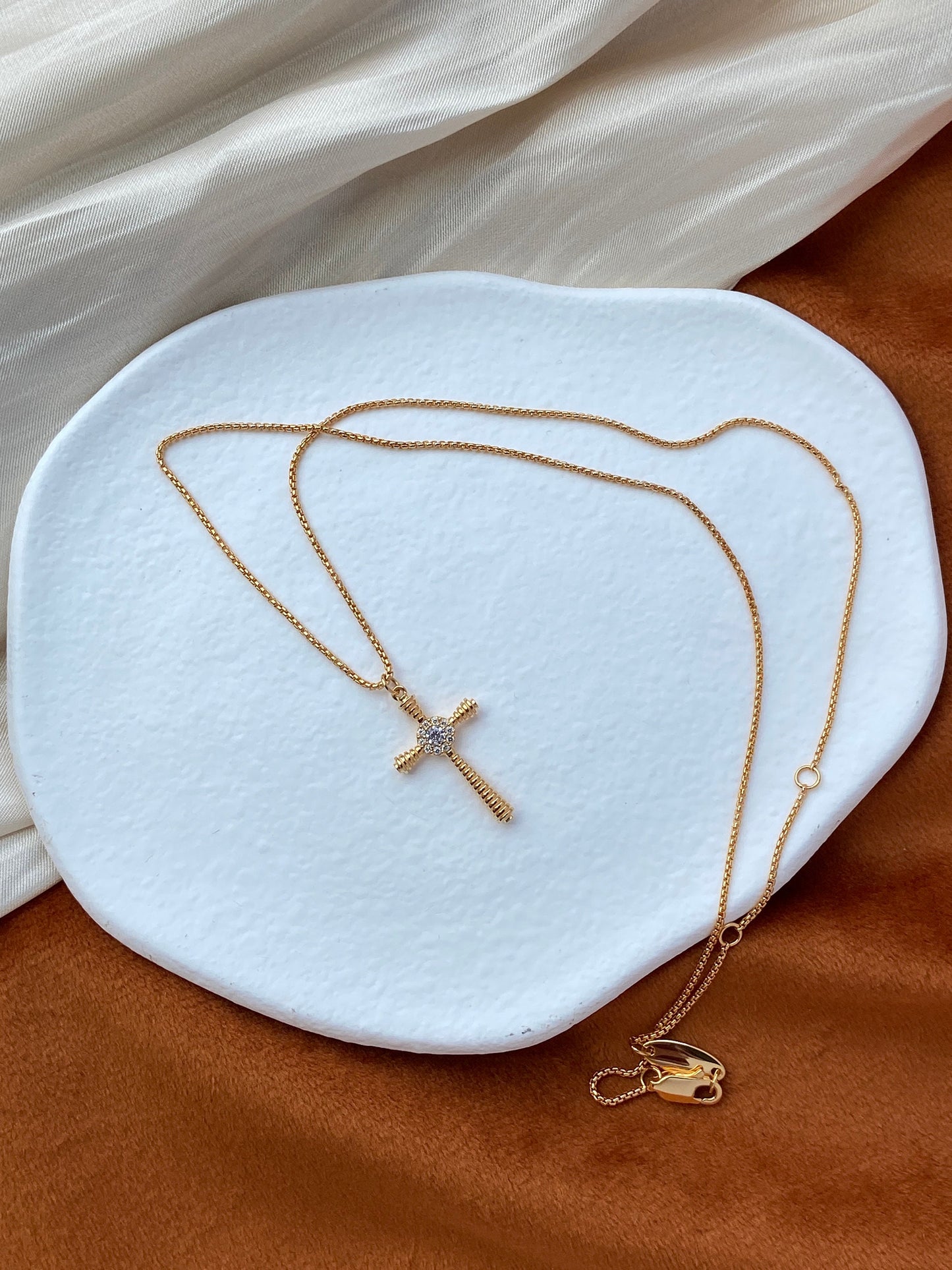 Shiny Gold Cross Pendant Necklace Thick Plating 18K Gold Plated 925 Sterling Silver Necklace Gift