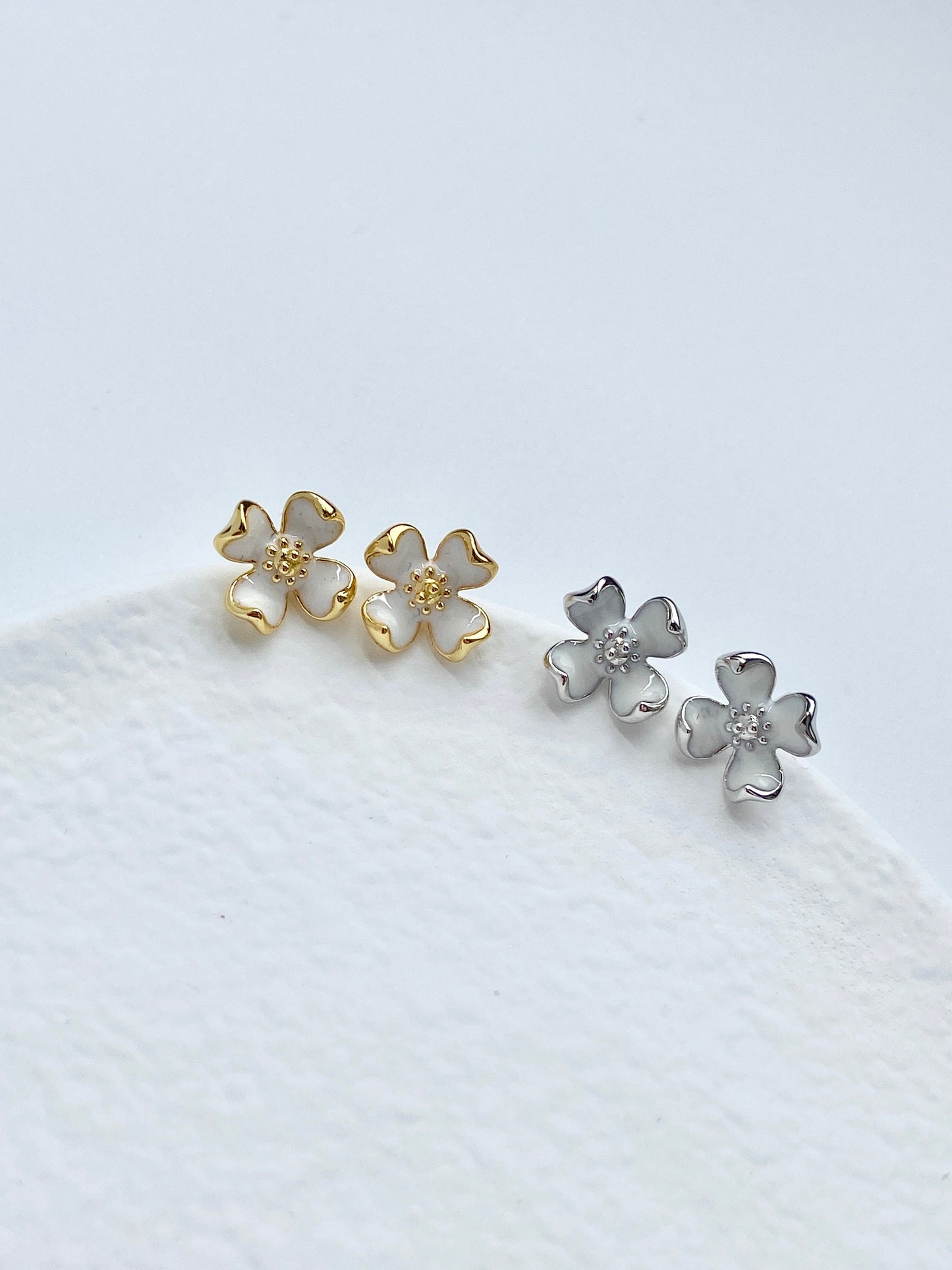 14K Gold Plated 925 Sterling Silver Lovely Cute White Four Leaf Clover Flower Stud Earrings