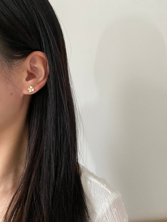 14K Gold Plated 925 Sterling Silver Lovely Cute White Four Leaf Clover Flower Stud Earrings