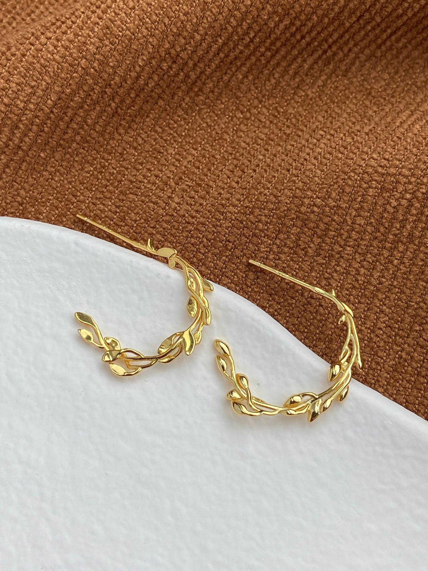 Silver Elegant Vine Hoop Earrings, Golden Semicircular Leaf Stud Earrings, 14K Gold Plated 925 Sterling Silver Jewellery, Dainty Ivy Jewelry