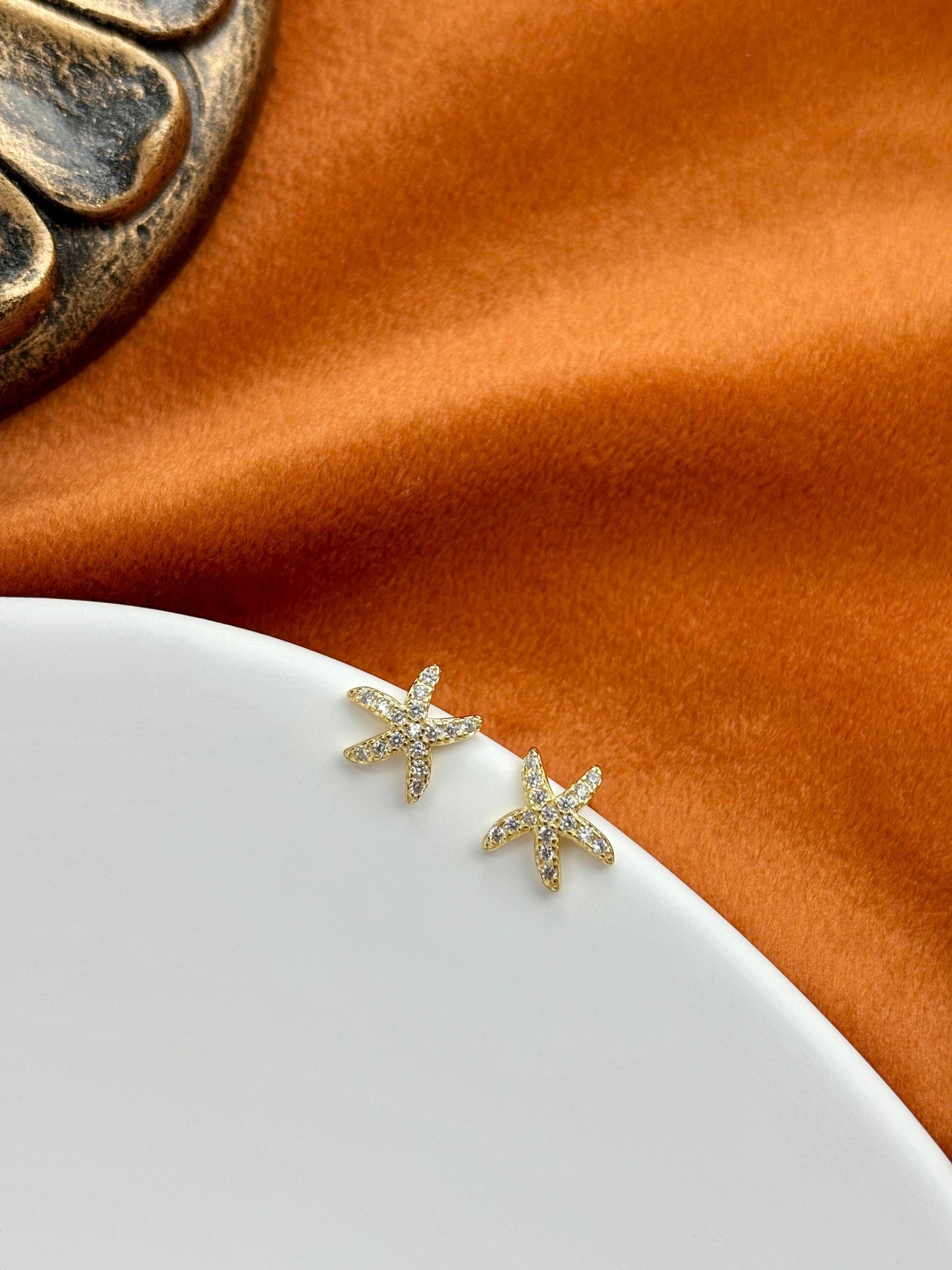 Dainty Gold Starfish Stud Earrings, Golden Shiny Star Studs, 14K Gold Plated 925 Sterling Silver Jewellery, Sparkling Celestial Jewelry