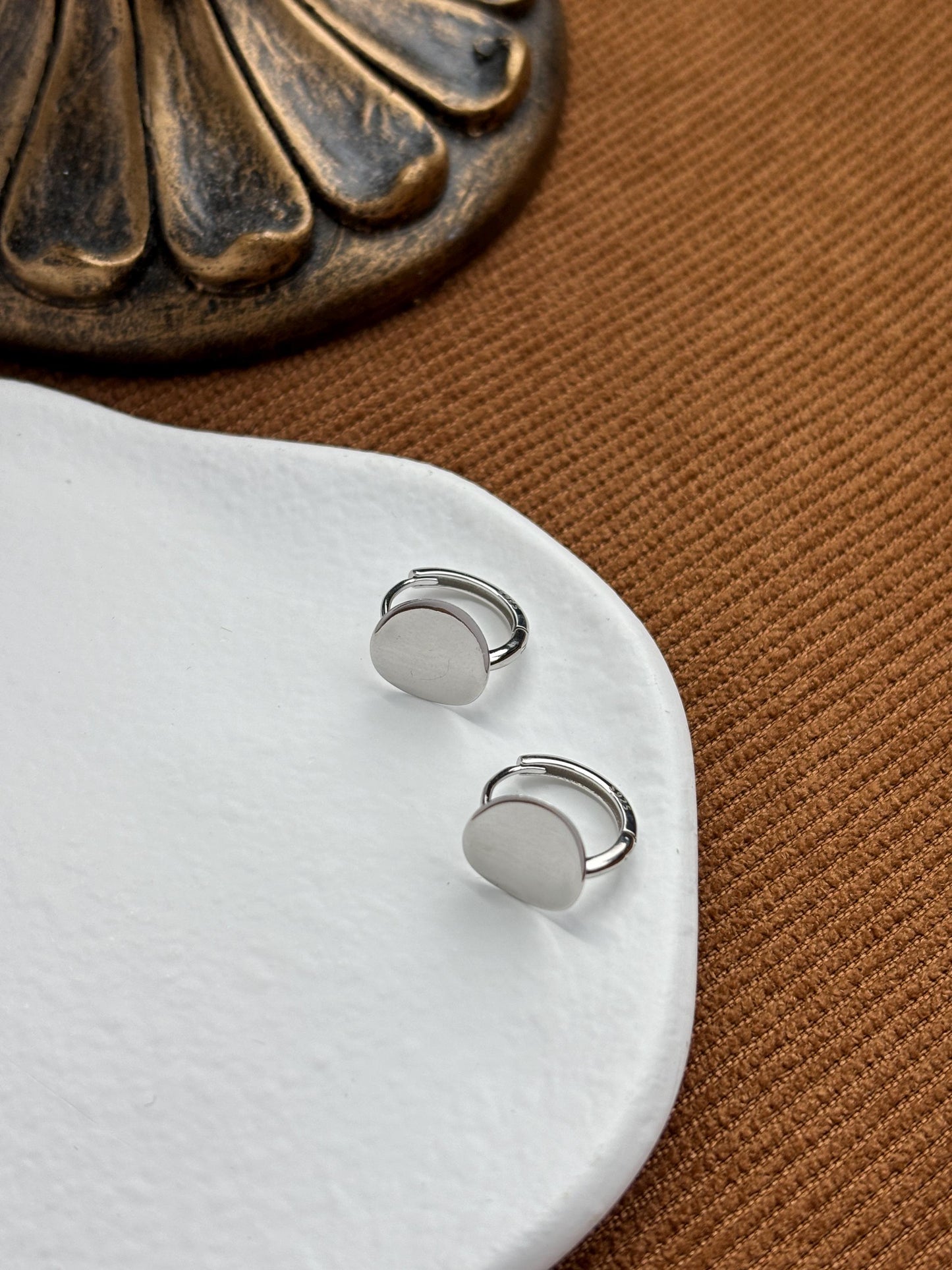 Plain Round Disc Hoop Earrings, Dainty Minimalist Oval Huggie, Elegant Silver Jewelry, Daily 18K Gold Plated 925 Sterling Silver Jewellery