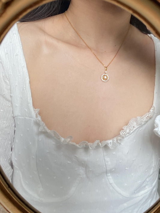 Round Halo Necklace, Gold Circle Pendant, Dainty Shiny Zircon Necklace, Golden Retro Compass Jewellery, Luxury Elegant Clavicle Necklace