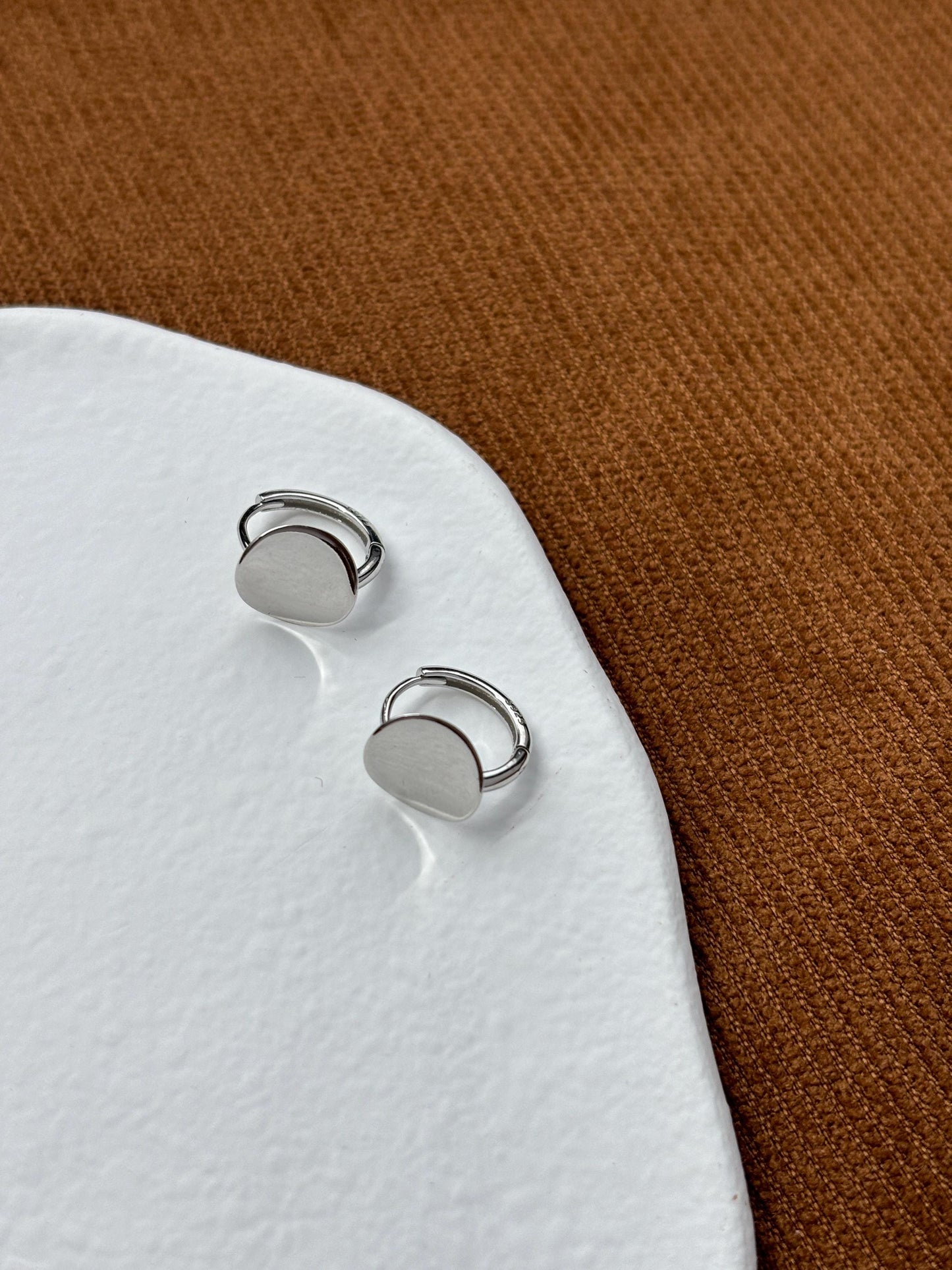 Plain Round Disc Hoop Earrings, Dainty Minimalist Oval Huggie, Elegant Silver Jewelry, Daily 18K Gold Plated 925 Sterling Silver Jewellery