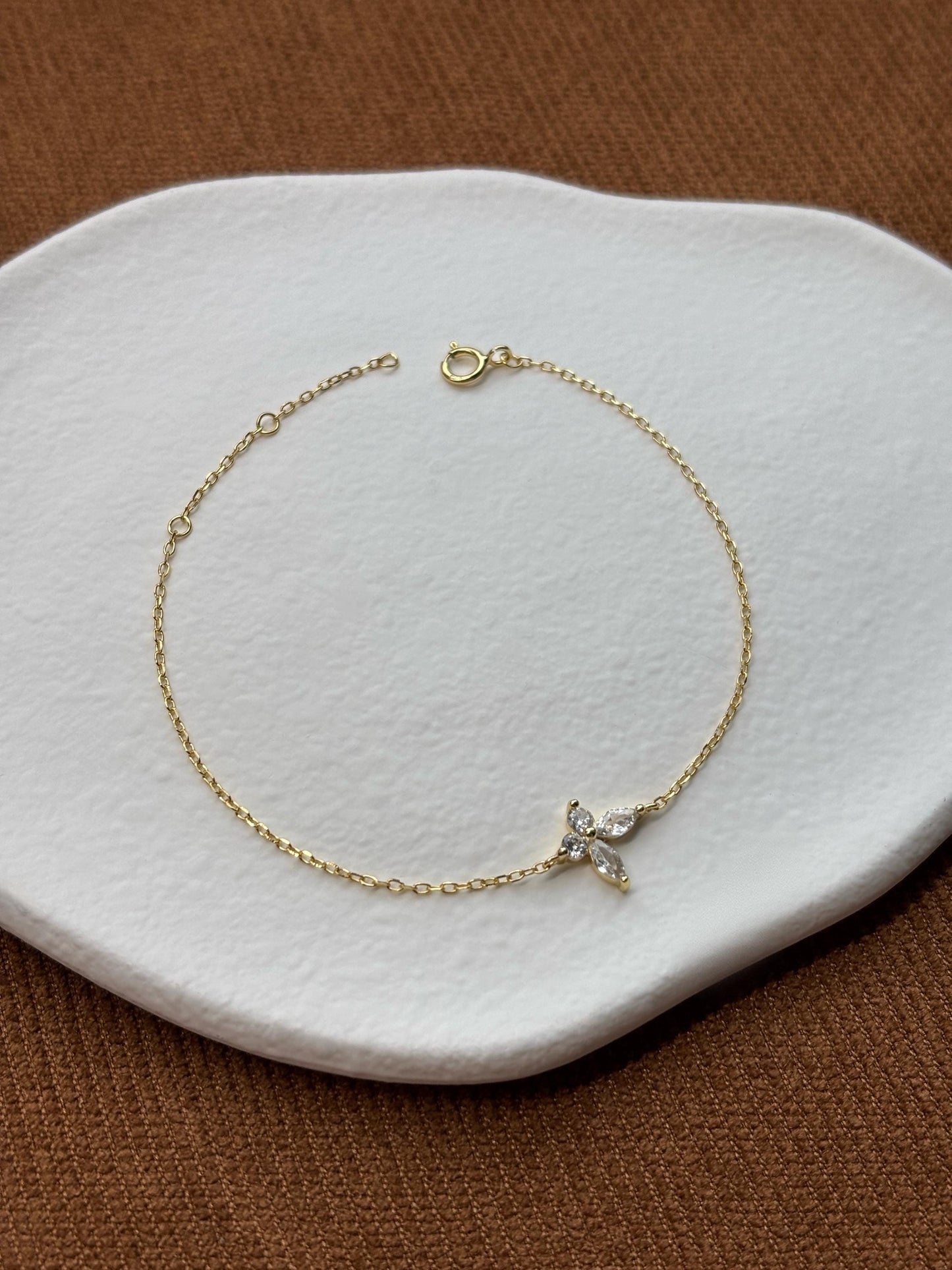 Dainty Butterfly Bracelet, Silver Floral Chain Bracelet, 14K Gold Plated Sterling Silver Flower Jewellery, Elegant Four Leaf Clover Jewelry
