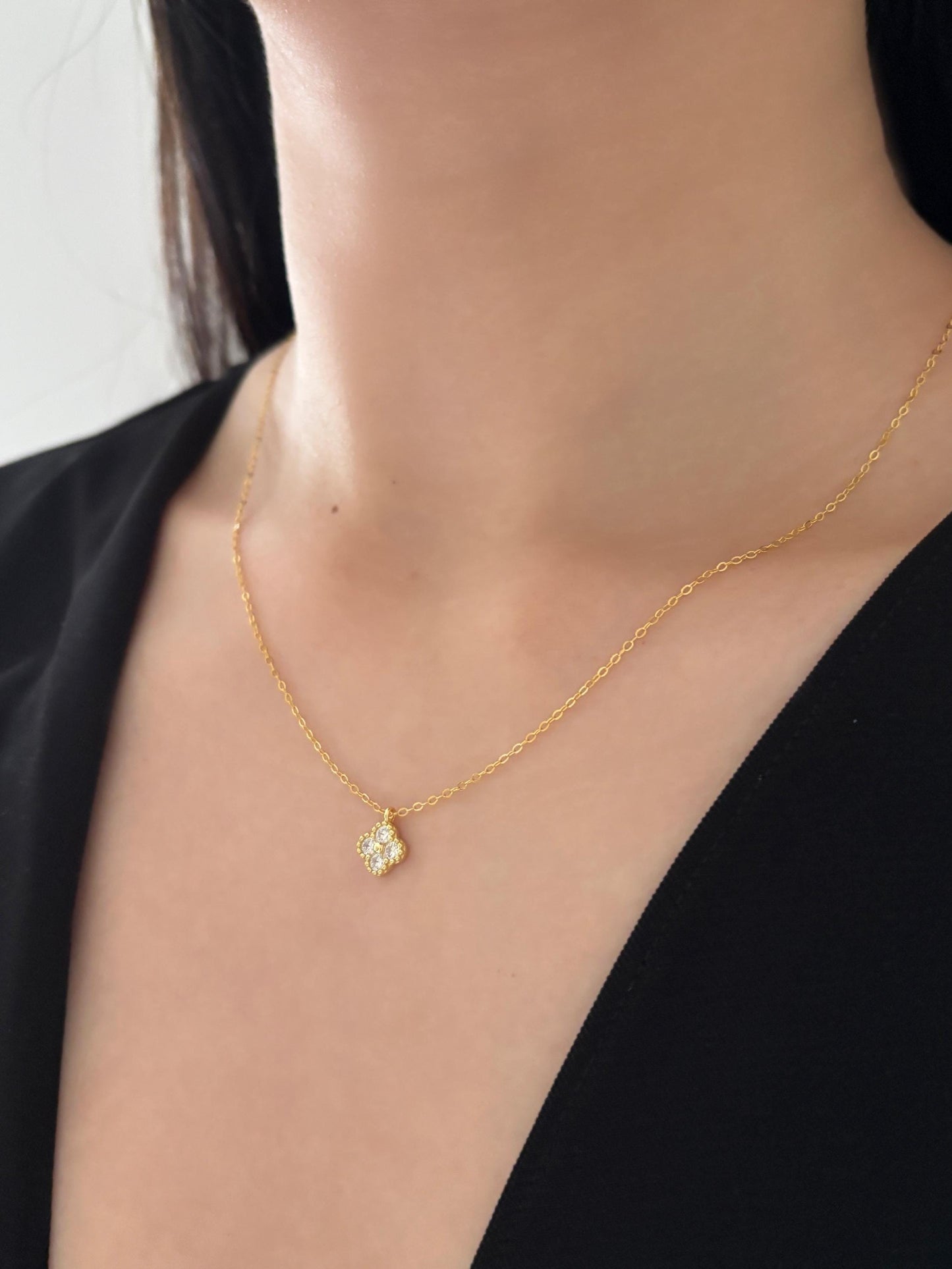925 Sterling Silver Clover Pendant Necklace, Cute Golden Four Leaf Flower Clavicle Necklace Jewellery, Daily Dainty Shiny Floral Jewelry