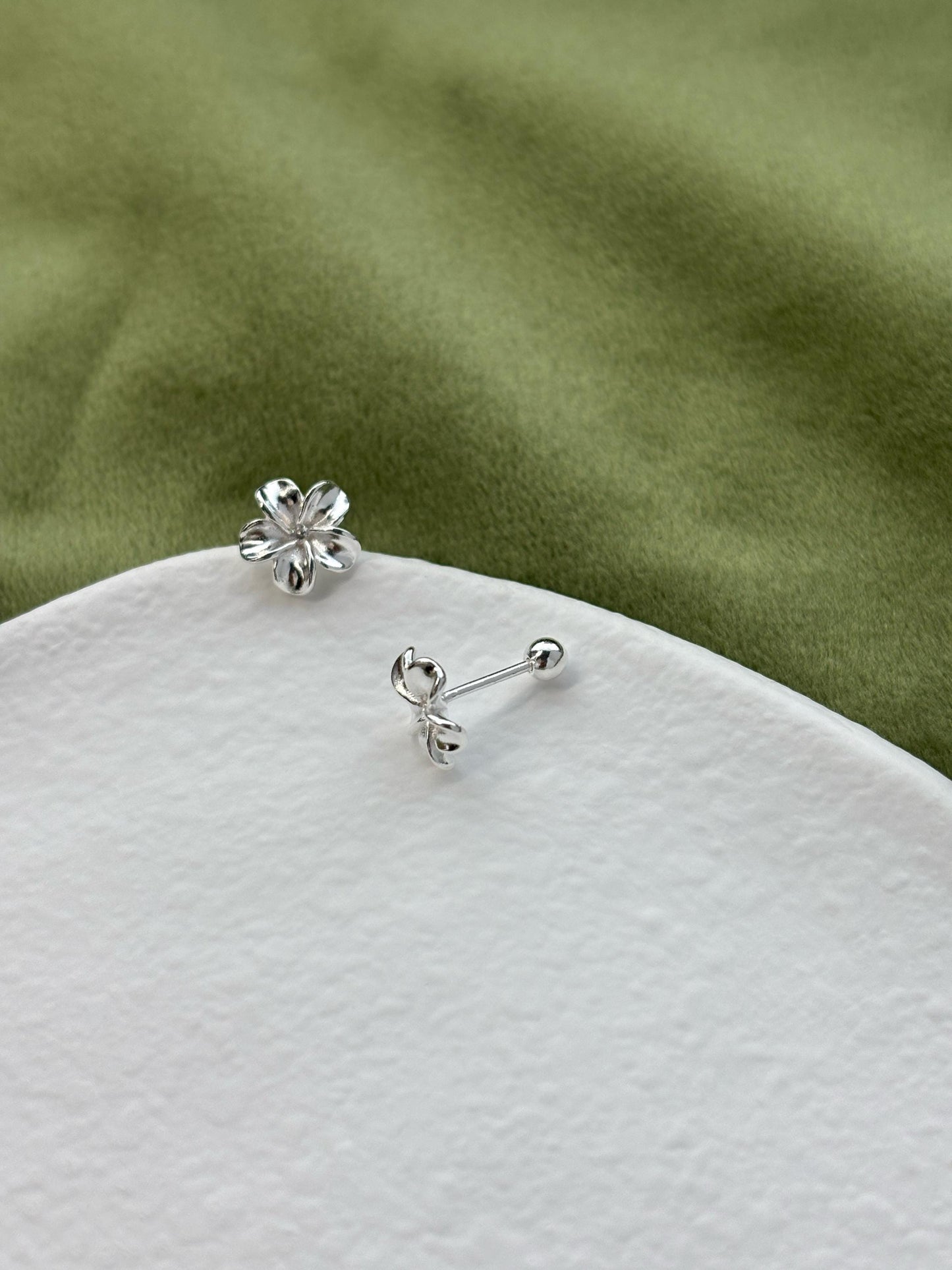 Gardenia in Blossom Cute Flower Stud Earrings, Golden Five-petaled Flowers Studs, Dainty Elegant Floral Jewellery, 999 Pure Silver Jewelry