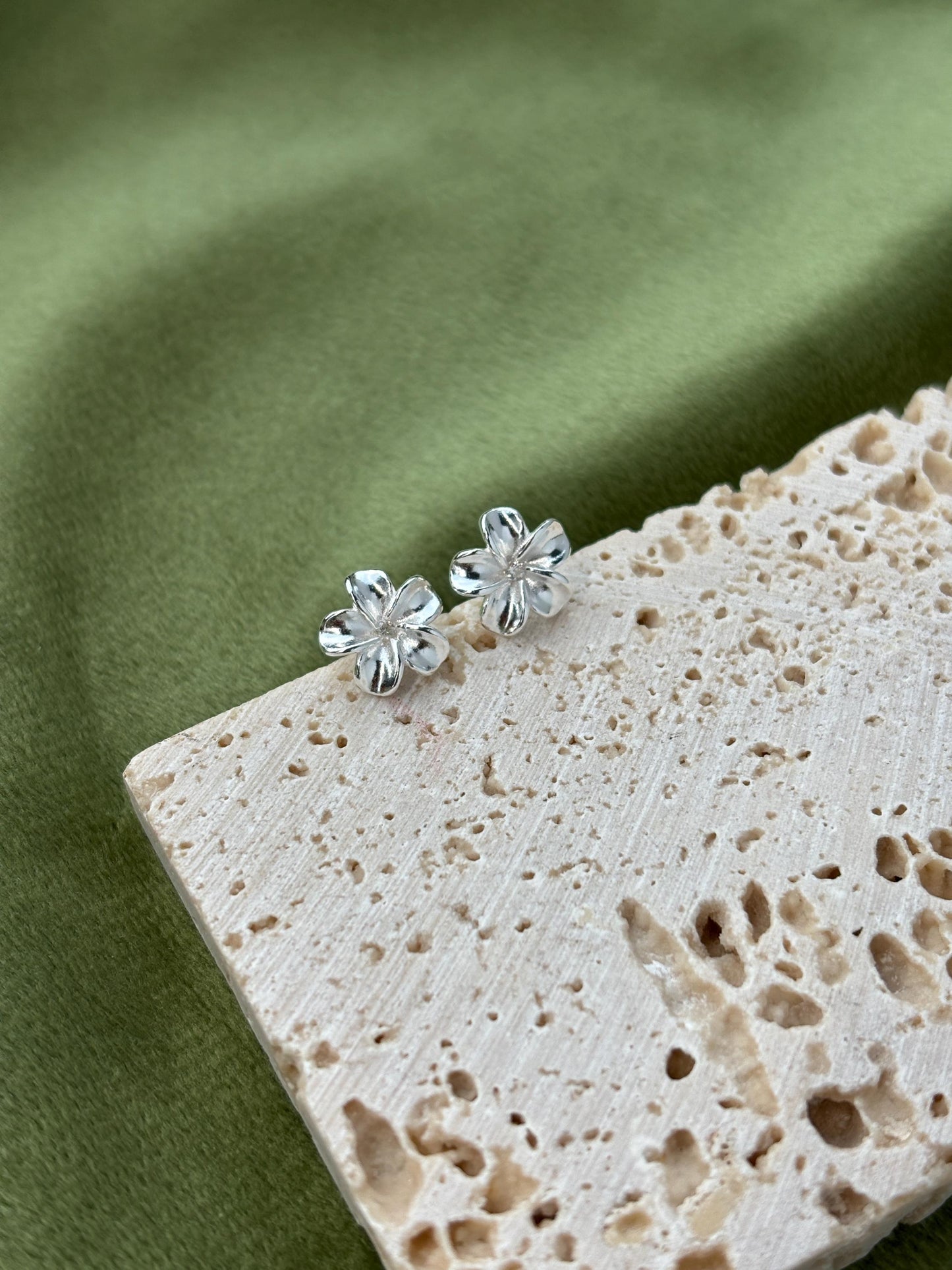 Gardenia in Blossom Cute Flower Stud Earrings, Golden Five-petaled Flowers Studs, Dainty Elegant Floral Jewellery, 999 Pure Silver Jewelry
