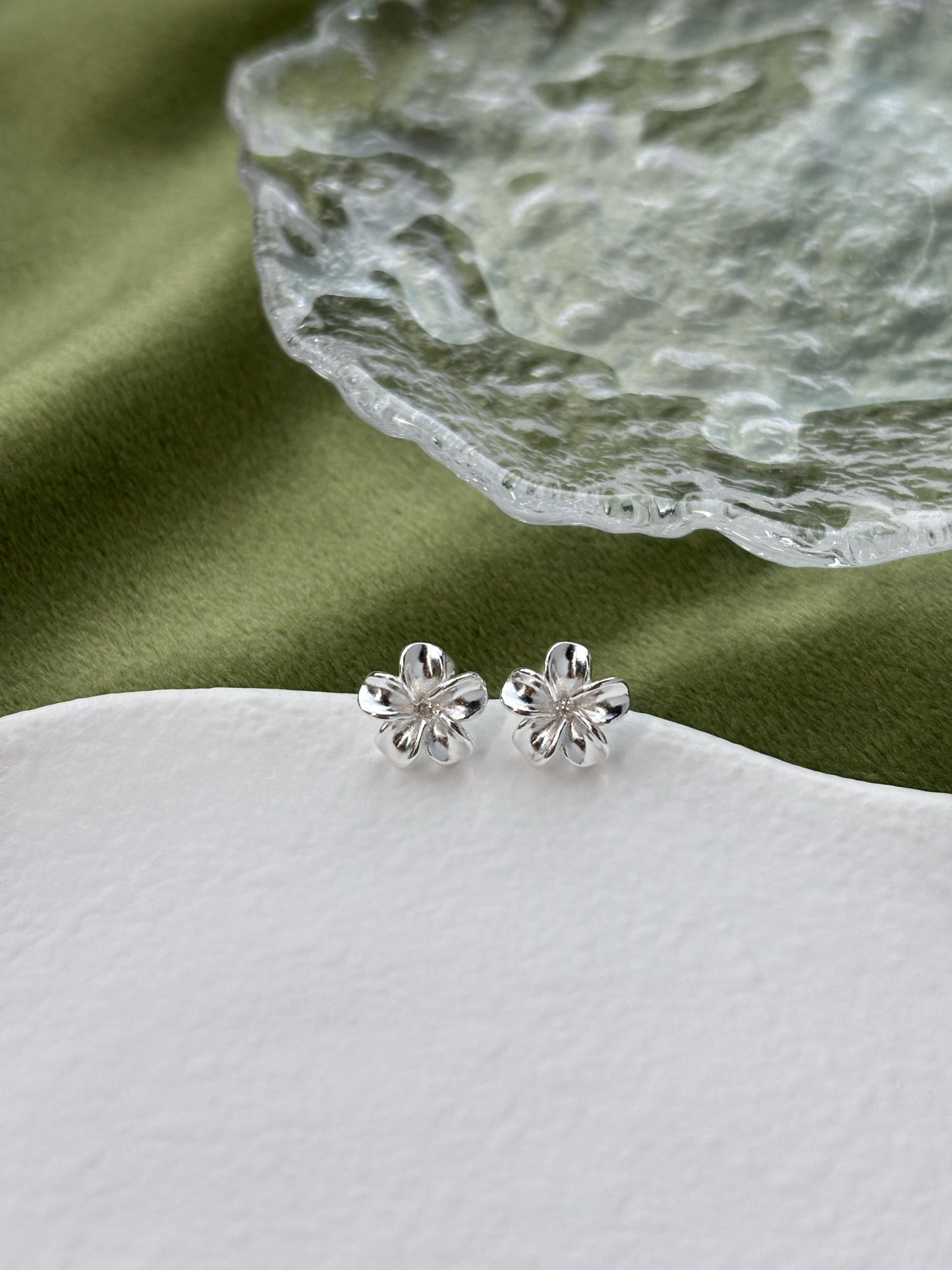 Gardenia in Blossom Cute Flower Stud Earrings, Golden Five-petaled Flowers Studs, Dainty Elegant Floral Jewellery, 999 Pure Silver Jewelry