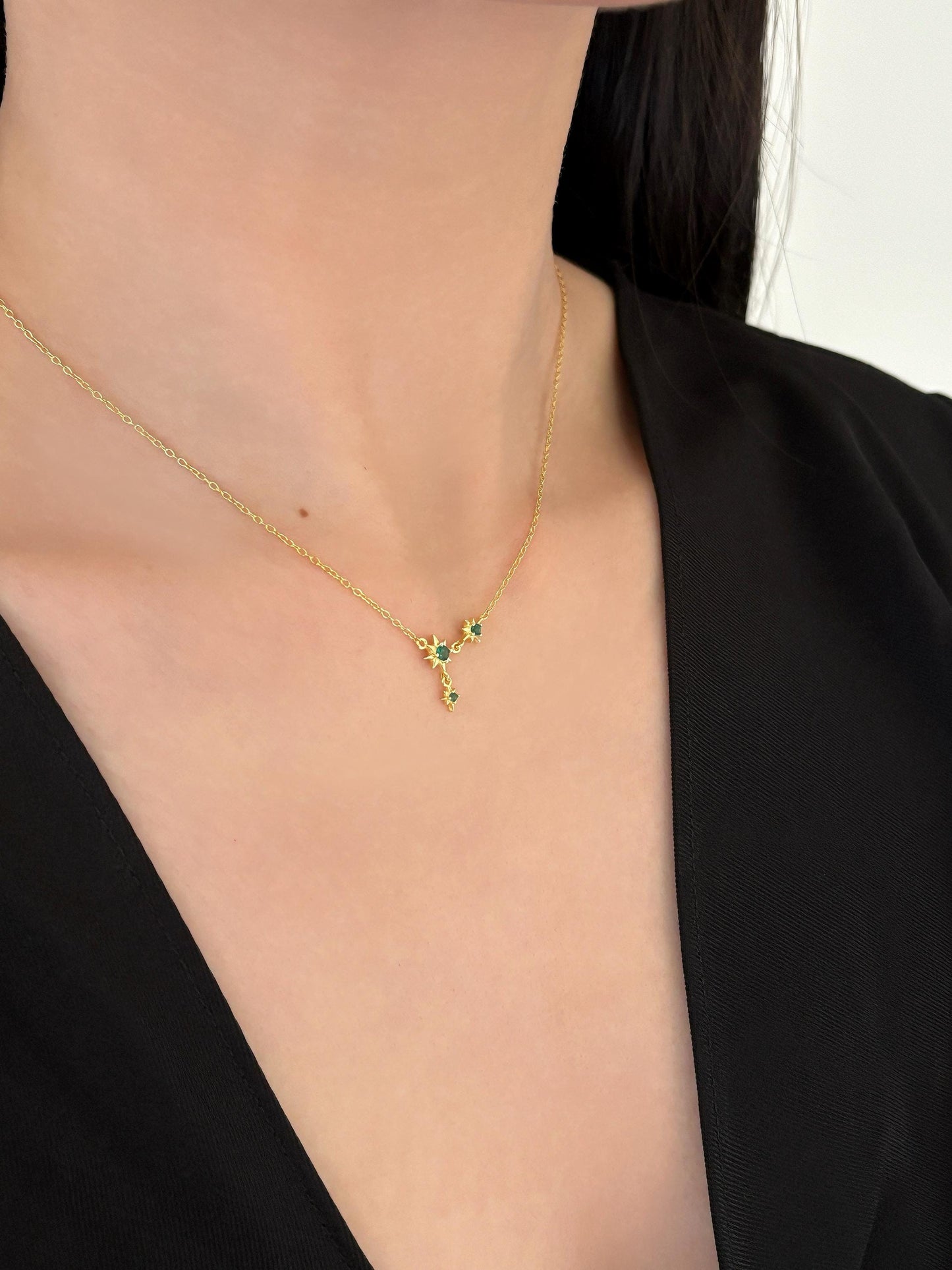 Dainty Green North Star Clavicle Necklace, Green Stone Octagram Pendant Necklace Jewellery, Retro Vintage Style Emerald Celestial Jewelry