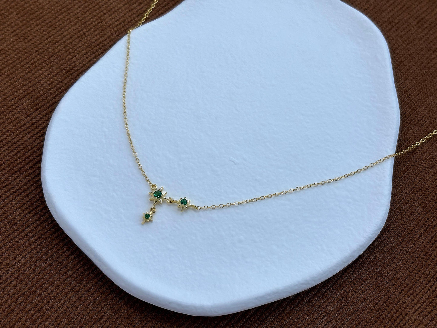 Dainty Green North Star Clavicle Necklace, Green Stone Octagram Pendant Necklace Jewellery, Retro Vintage Style Emerald Celestial Jewelry