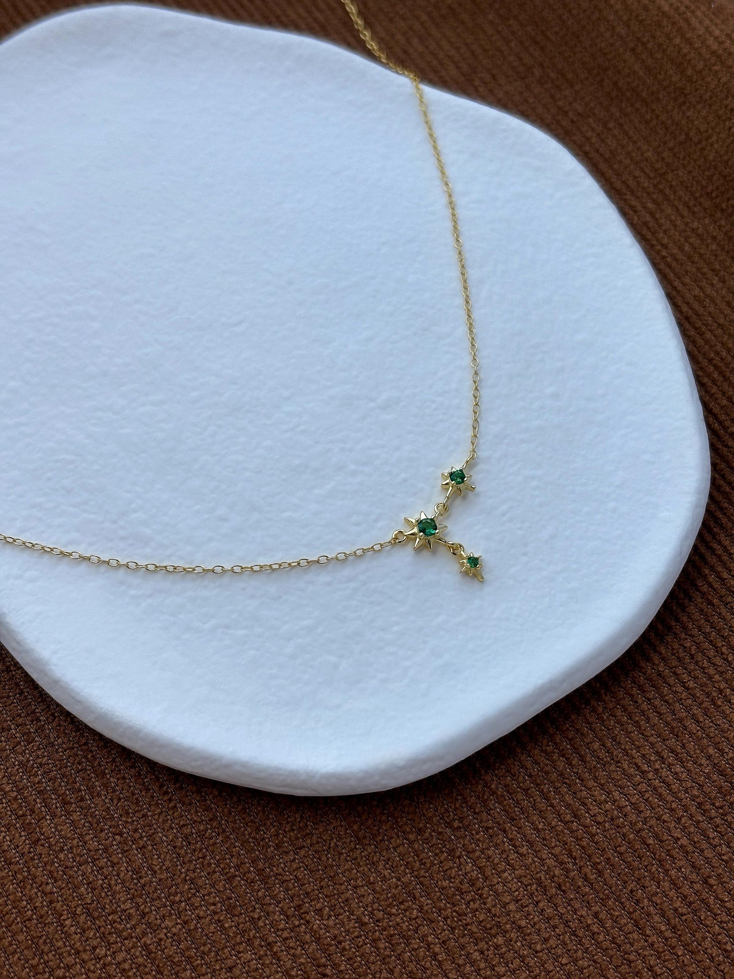 Dainty Green North Star Clavicle Necklace, Green Stone Octagram Pendant Necklace Jewellery, Retro Vintage Style Emerald Celestial Jewelry