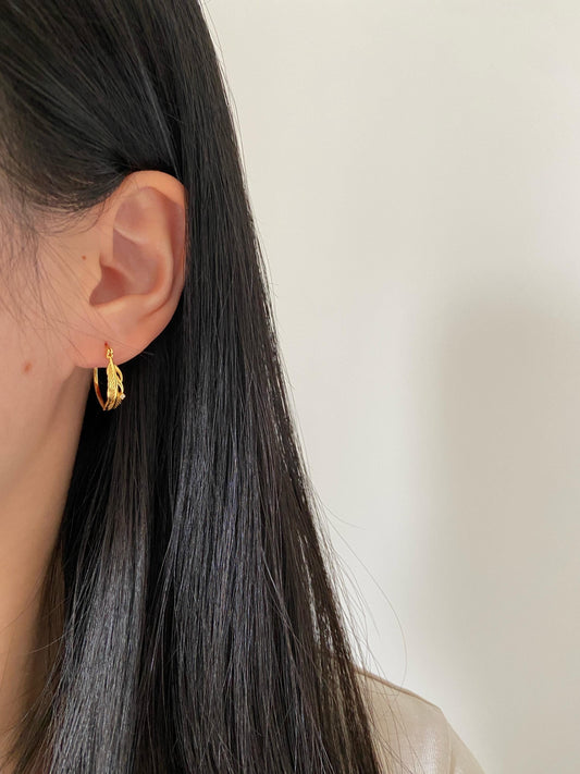 Dainty Silver Feather Hoops, Golden Curved Angelic Feather Huggie, Angel Wings Jewelry, 14K Gold Plated 925 Silver Leaf Earrings Jewellery