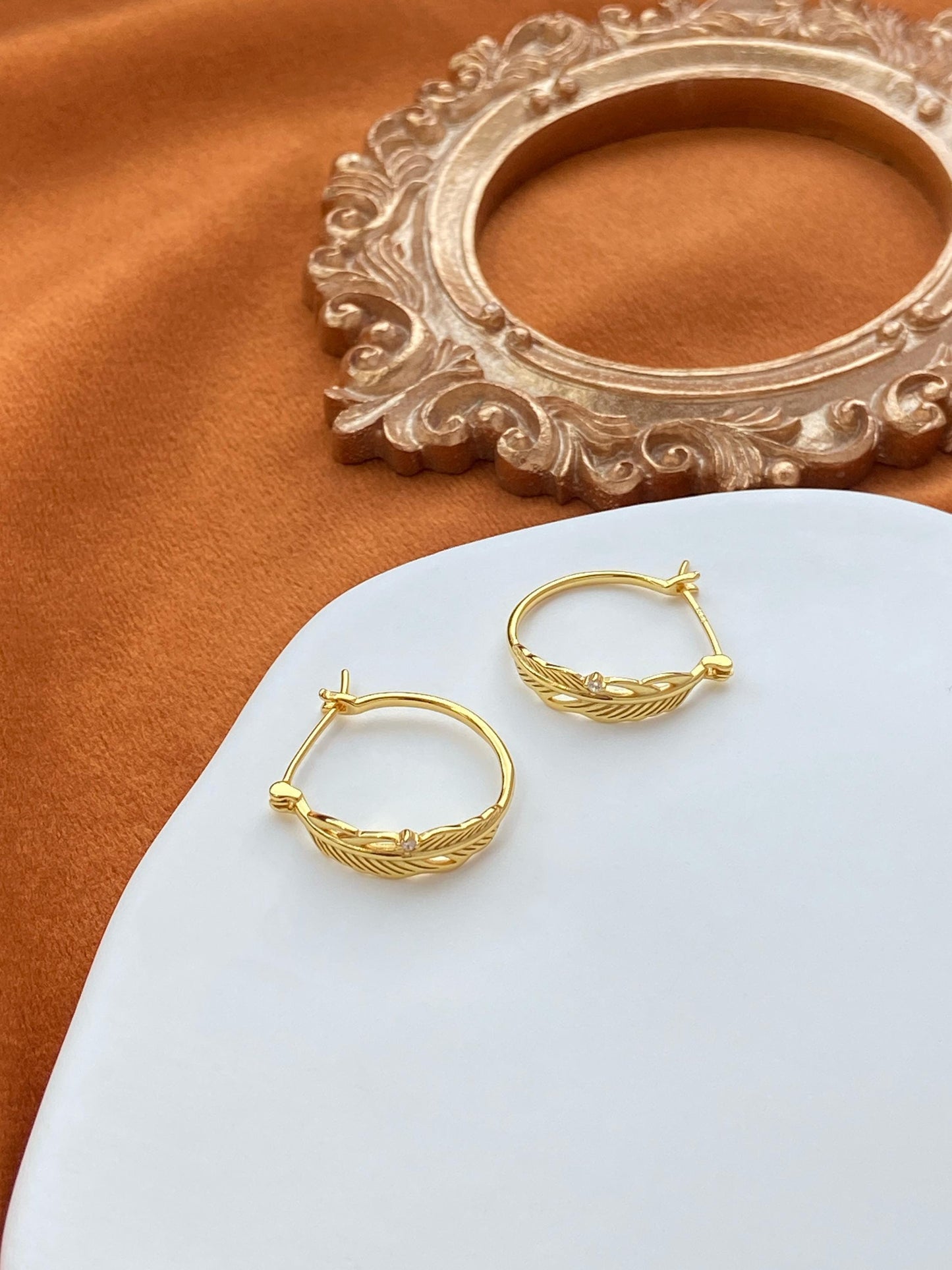 Dainty Silver Feather Hoops, Golden Curved Angelic Feather Huggie, Angel Wings Jewelry, 14K Gold Plated 925 Silver Leaf Earrings Jewellery