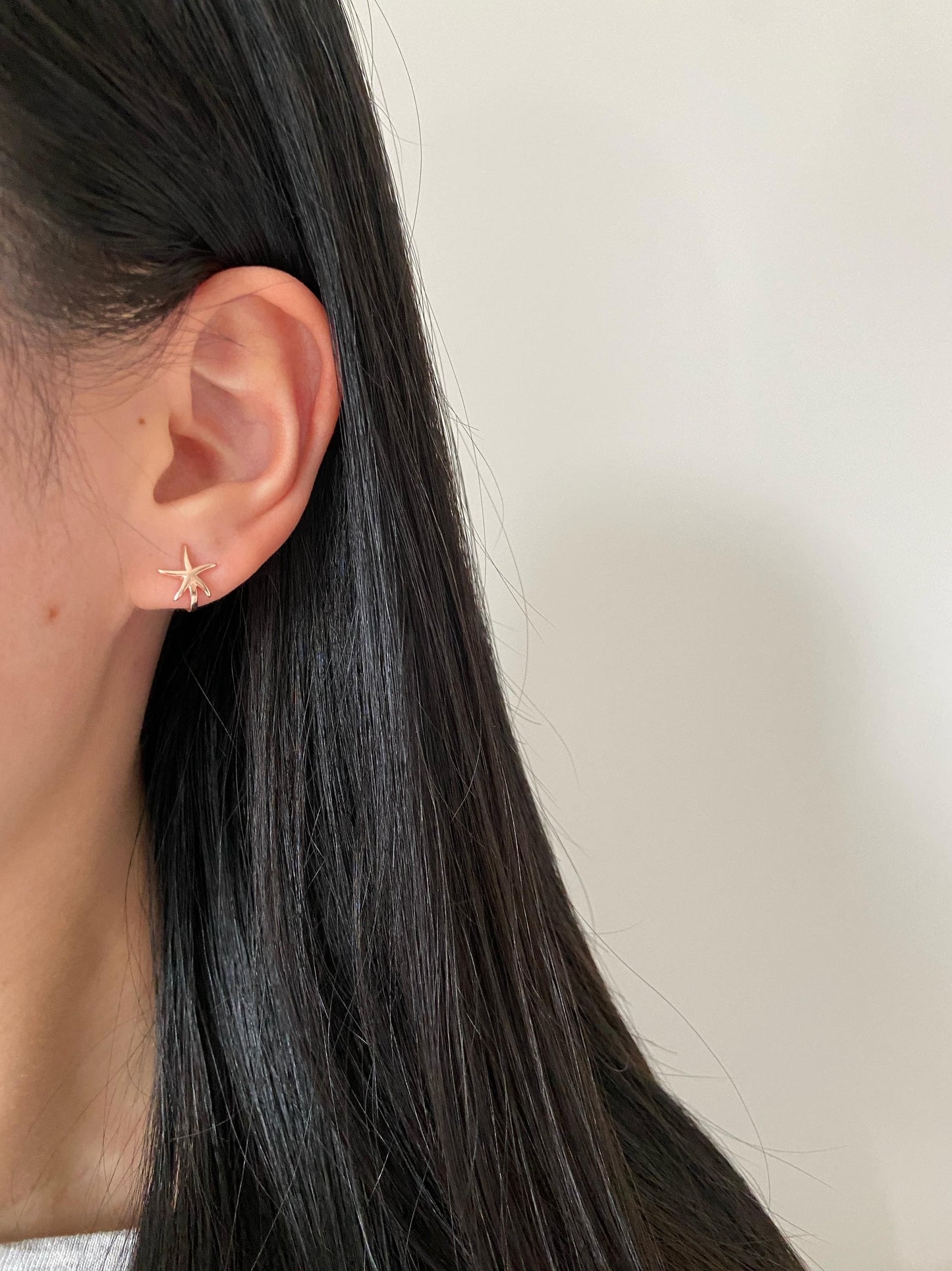 Dainty Silver Starfish Non-Piercing Earrings, Cute Rose Gold Starfish Ear Cuffs Jewelry, 18K Gold Plated 925 Silver Celestial Star Jewellery