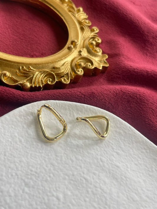 Irregular Twisted Hoops, Minimalist Geometric Earrings, Wavy Twist Huggie Jewelry, Basic Daily Everyday Hoop, Gold Plated Silver Jewellery