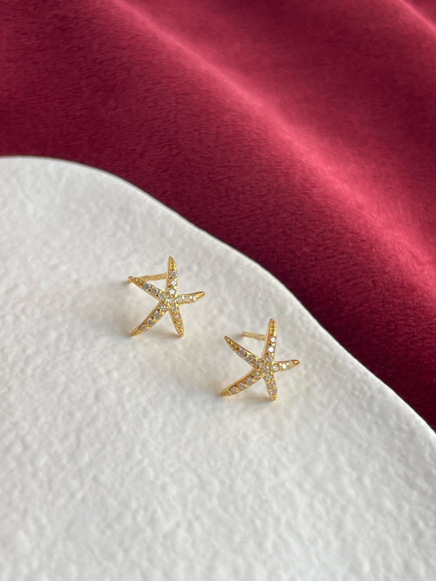 Shiny Silver Starfish Stud Earrings, Dainty Golden Star Studs, 18K Gold Plated 925 Sterling Silver Jewellery, Sparkling Celestial Jewelry