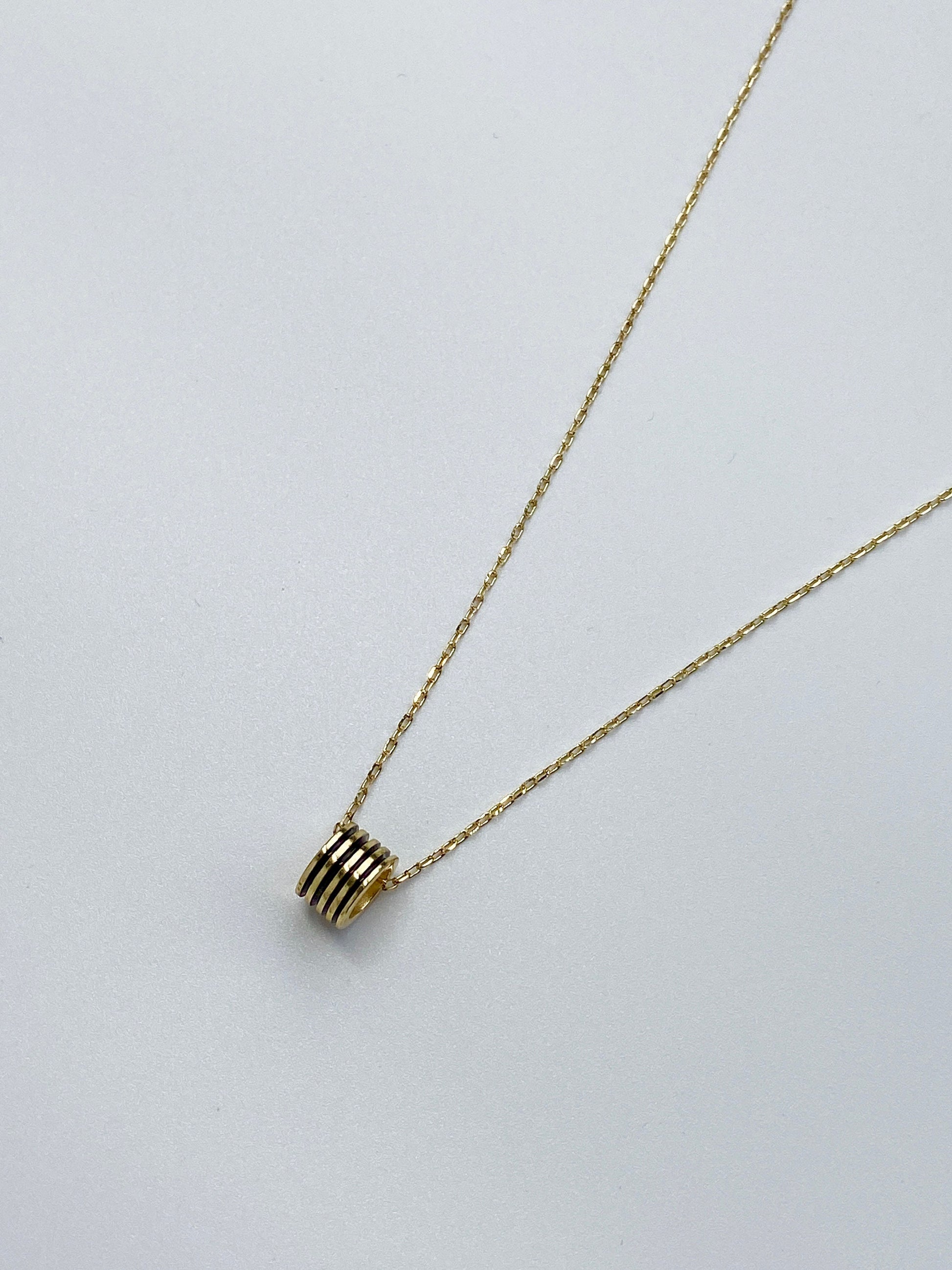 18K Gold Plated 925 Sterling Silver Black and Gold Striped Circle Pendant Necklace