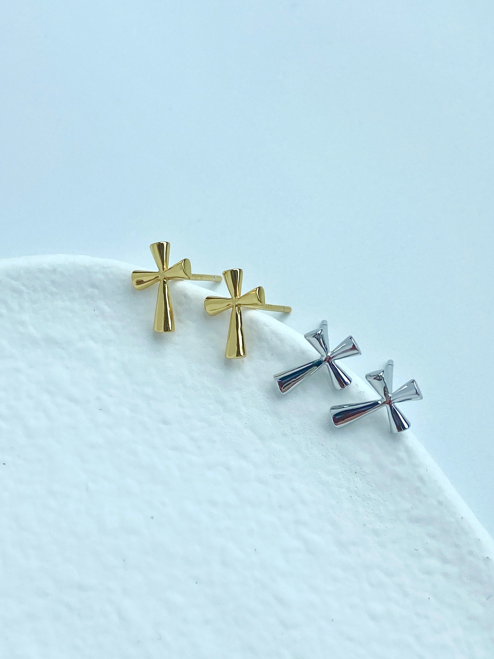Cute Mini Cross Stud Earrings, Minimalist Tiny Cross Studs Jewelry, 14K Gold Plated 925 Sterling Silver Basic Classic Jewellery