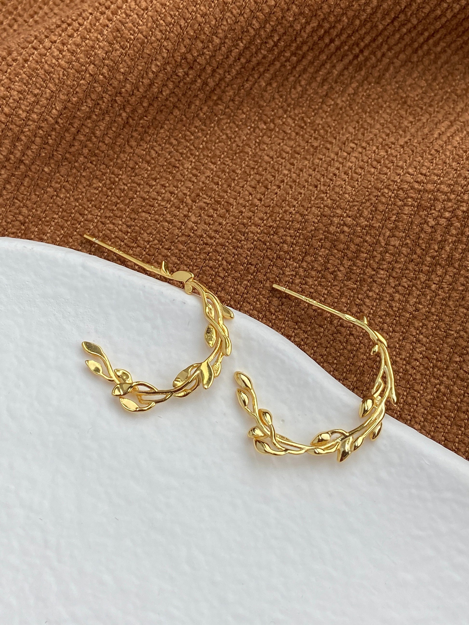 Silver Elegant Vine Hoop Earrings, Golden Semicircular Leaf Stud Earrings, 14K Gold Plated 925 Sterling Silver Jewellery, Dainty Ivy Jewelry