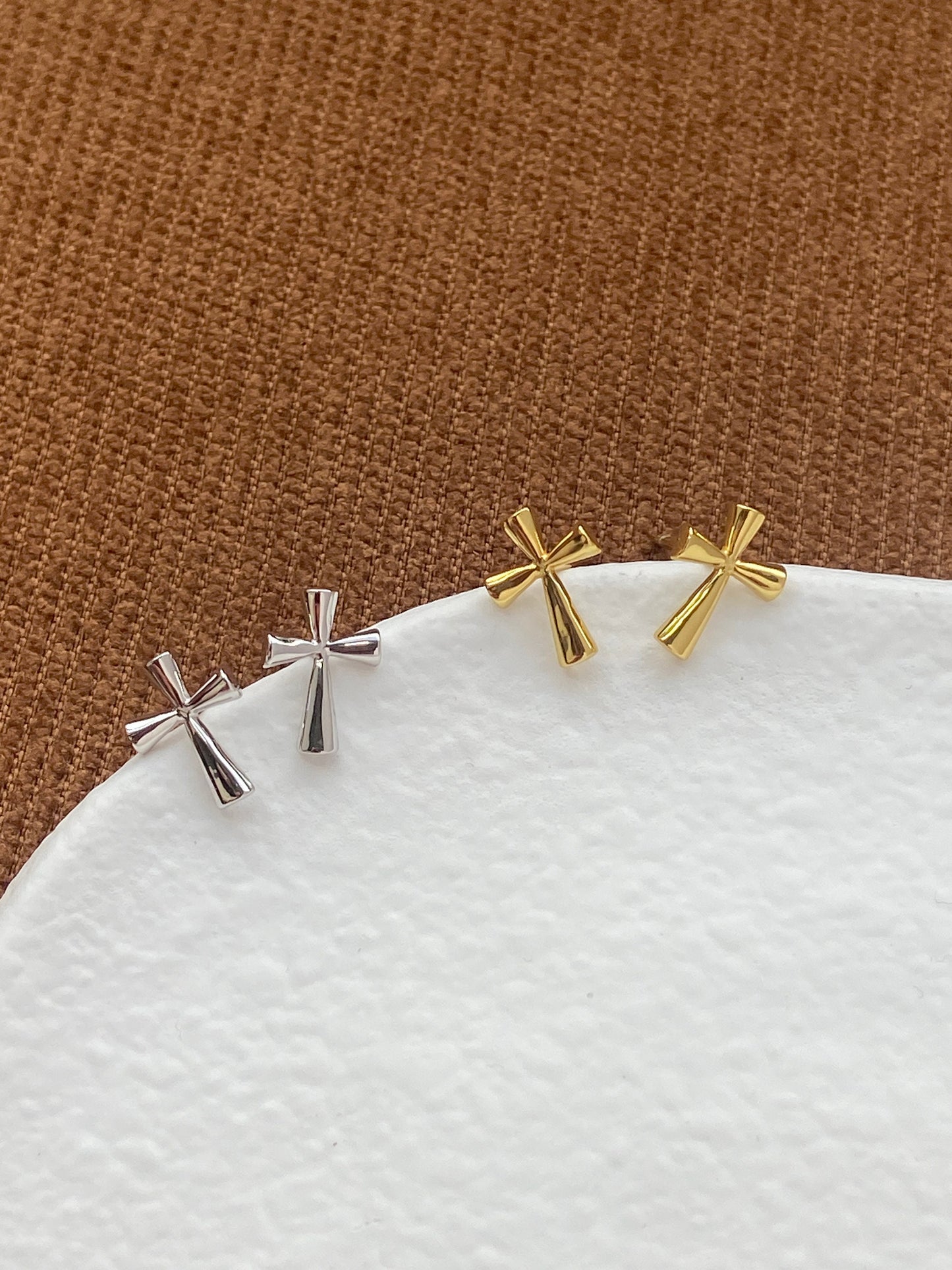 Cute Mini Cross Stud Earrings, Minimalist Tiny Cross Studs Jewelry, 14K Gold Plated 925 Sterling Silver Basic Classic Jewellery