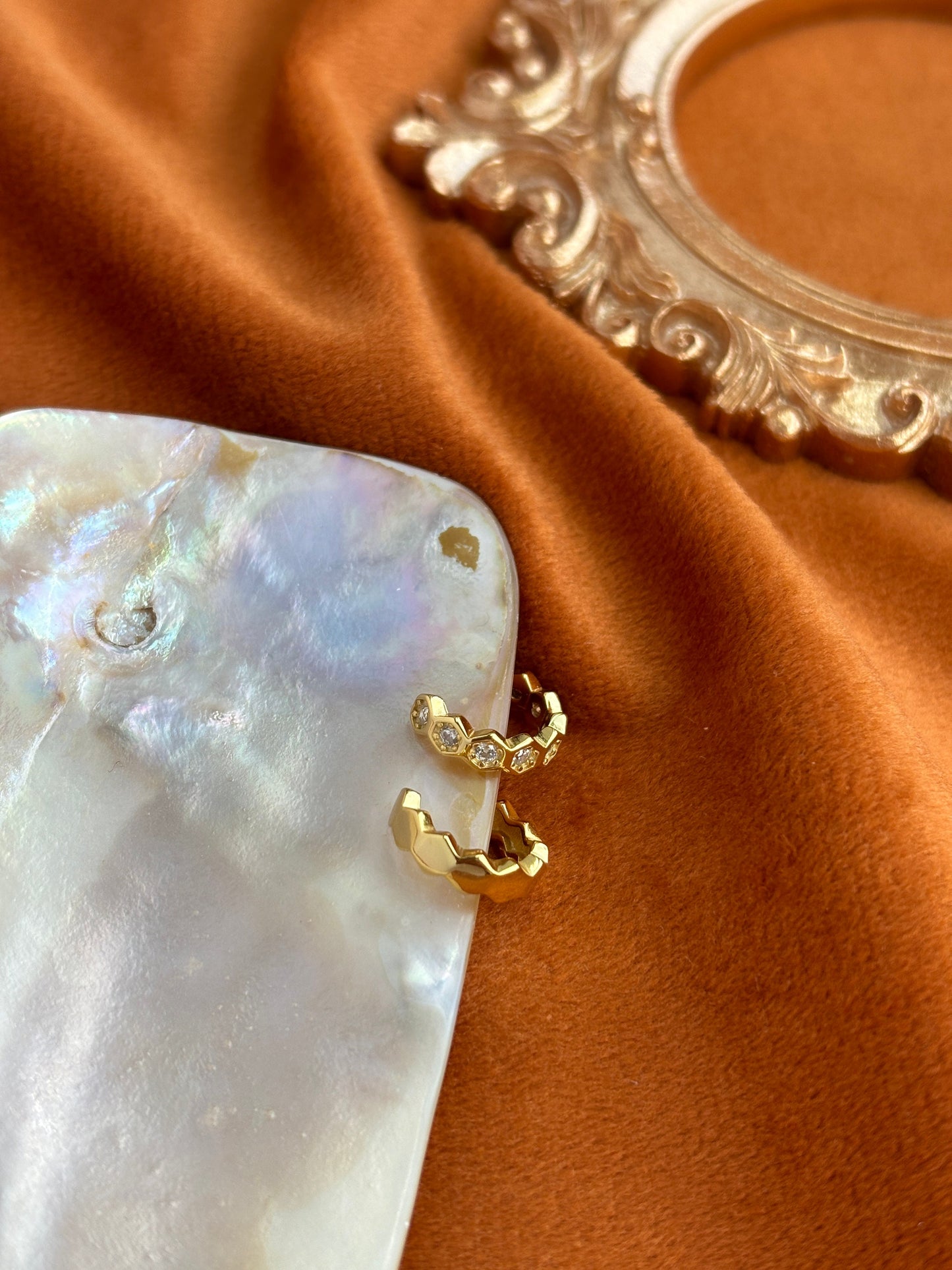 Dainty Beehive Ear Cuff, Golden HoneyComb Non-piercing Earrings, Silver Hexagonal Jewelry, 14K Gold Plated 925 Sterling Silver Jewellery