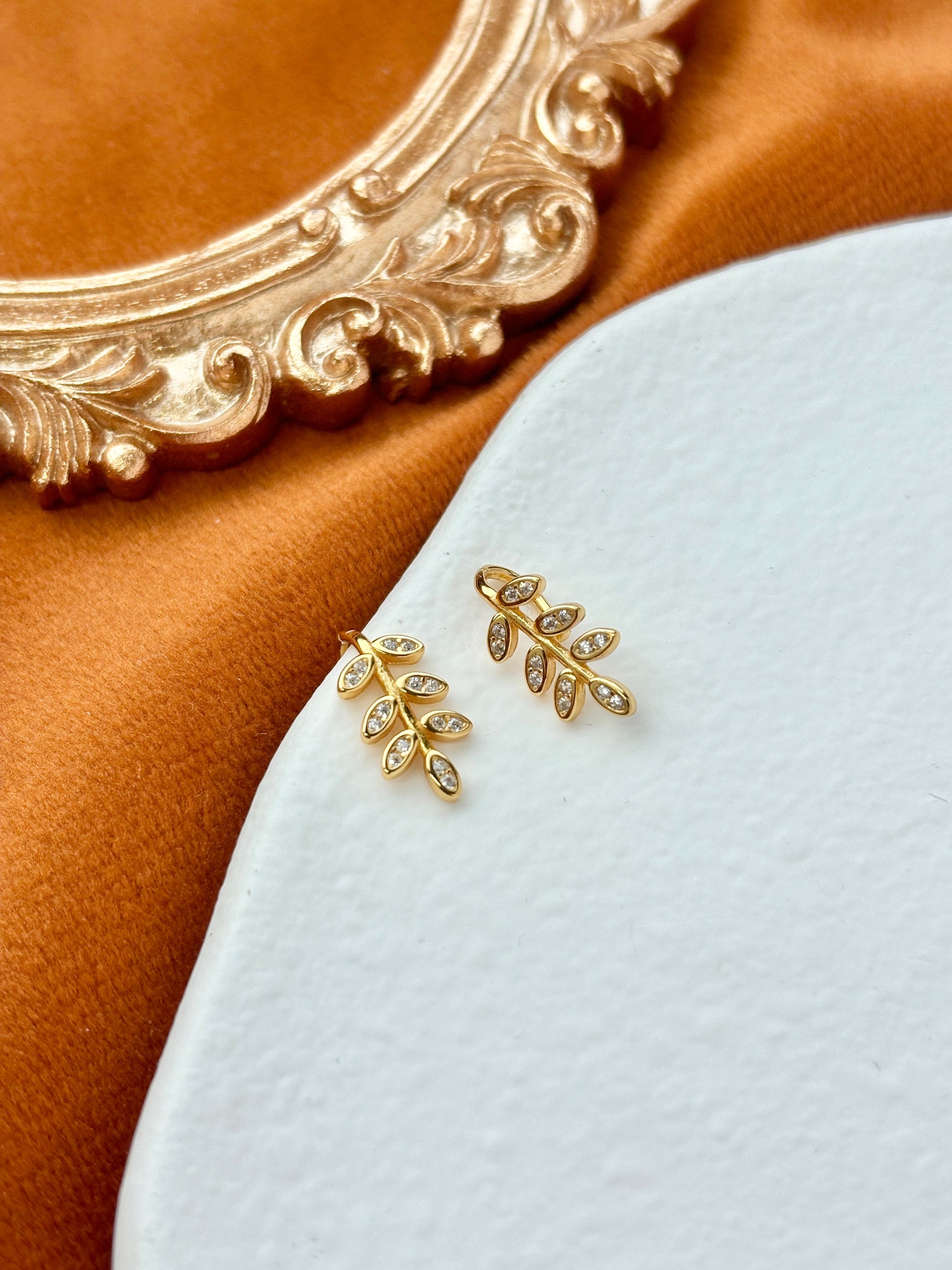 Dainty Leaf Ear Cuff, Golden Leaf Non-piercing Earrings, Silver Plant Jewelry, 14K Gold Plated 925 Sterling Silver Jewellery