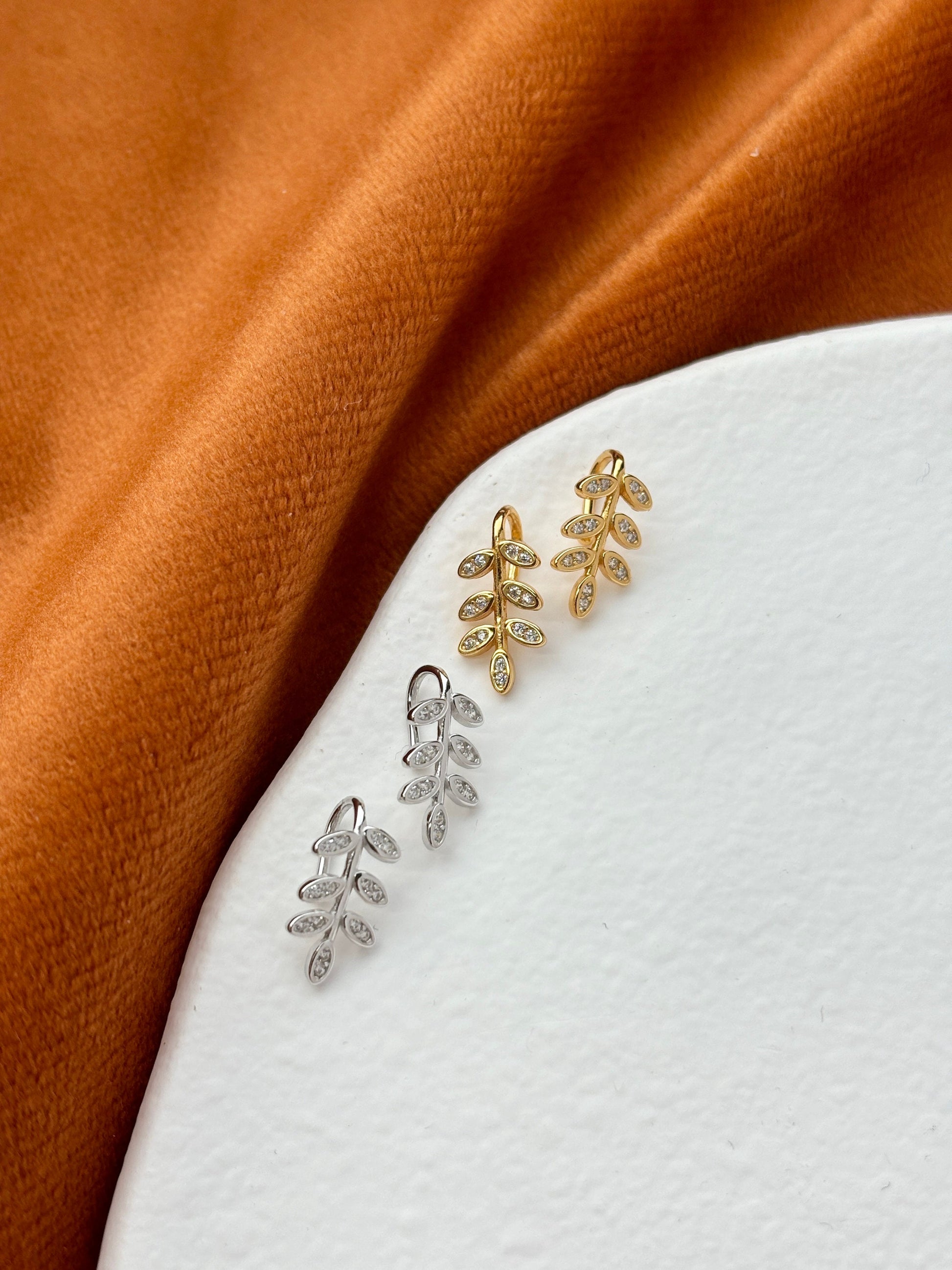 Dainty Leaf Ear Cuff, Golden Leaf Non-piercing Earrings, Silver Plant Jewelry, 14K Gold Plated 925 Sterling Silver Jewellery