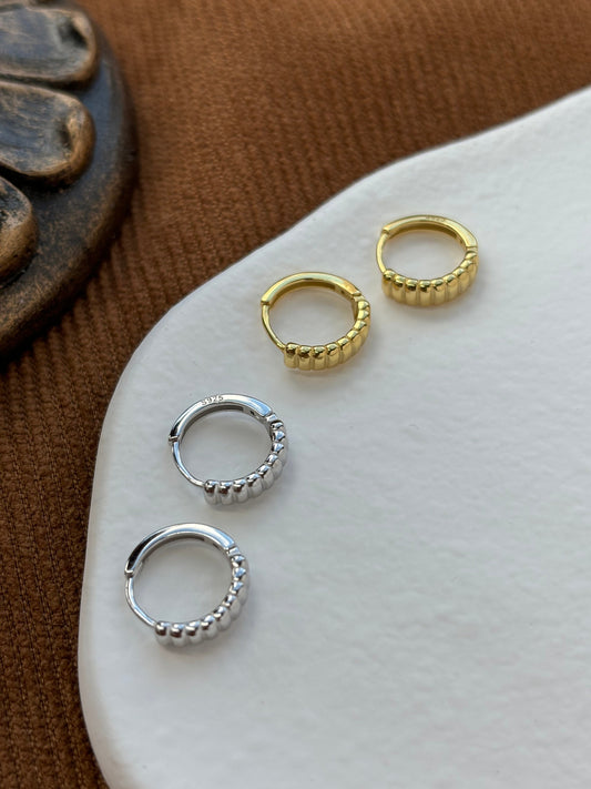 Dainty Ridge Huggie, Golden Ribbed Hoop Earrings, Silver Minimalist Daily Basic Jewelry, 14K Gold Plated 925 Sterling Silver Jewellery