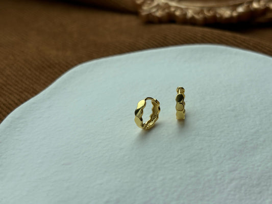 Dainty Beehive Huggie, Golden HoneyComb Hoop Earrings, Silver Basic Hexagonal Jewelry, 14K Gold Plated 925 Sterling Silver Jewellery