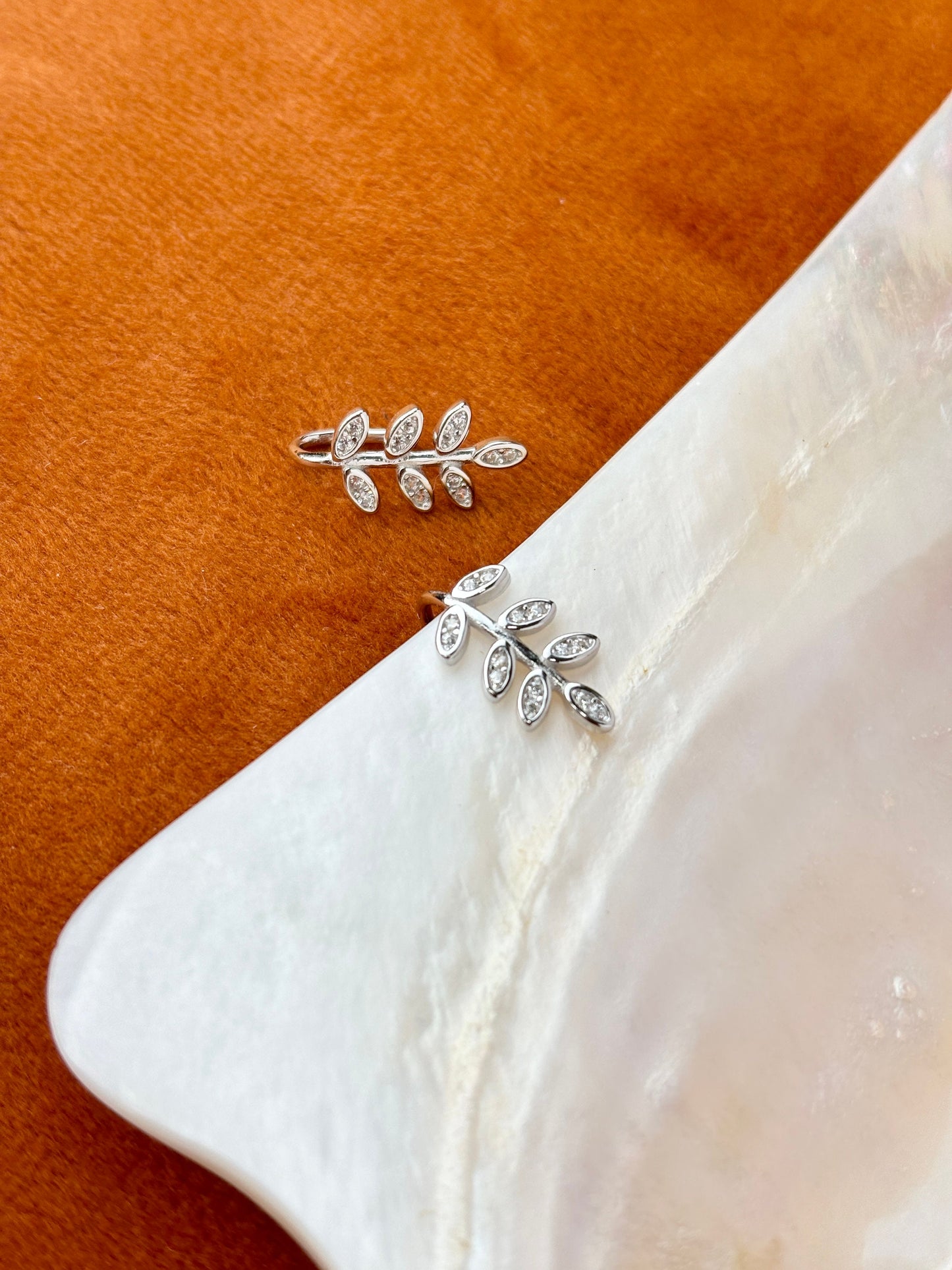 Dainty Leaf Ear Cuff, Golden Leaf Non-piercing Earrings, Silver Plant Jewelry, 14K Gold Plated 925 Sterling Silver Jewellery