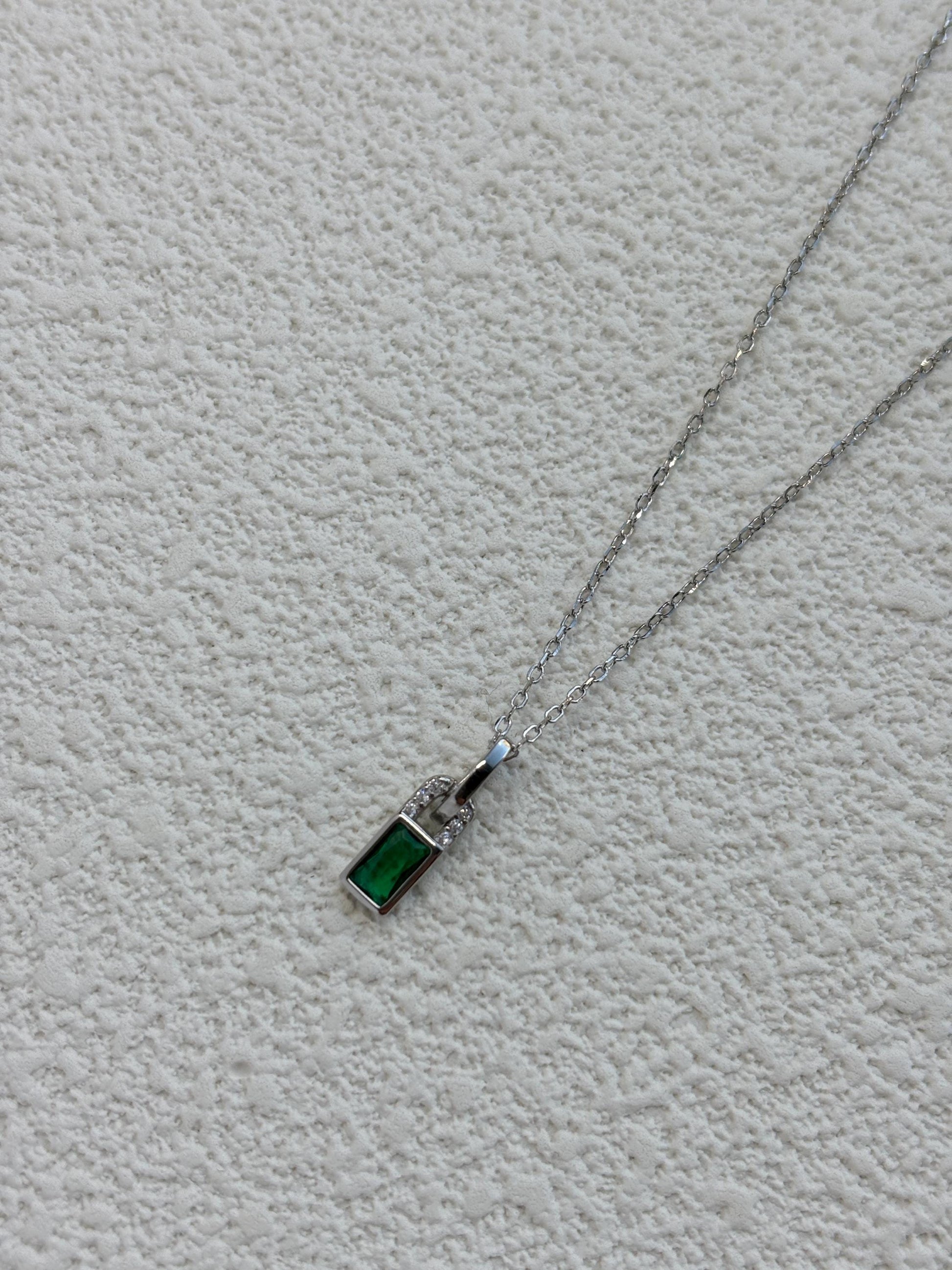 Green Emerald Lock Pendant, Rectangle Green Stone Golden Chain Clavicle Necklace Jewellery, Dainty Elegant Retro Vintage Silver Jewelry