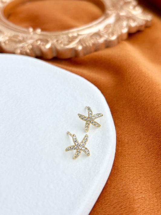 Dainty Gold Starfish Stud Earrings, Golden Shiny Star Studs, 14K Gold Plated 925 Sterling Silver Jewellery, Sparkling Celestial Jewelry