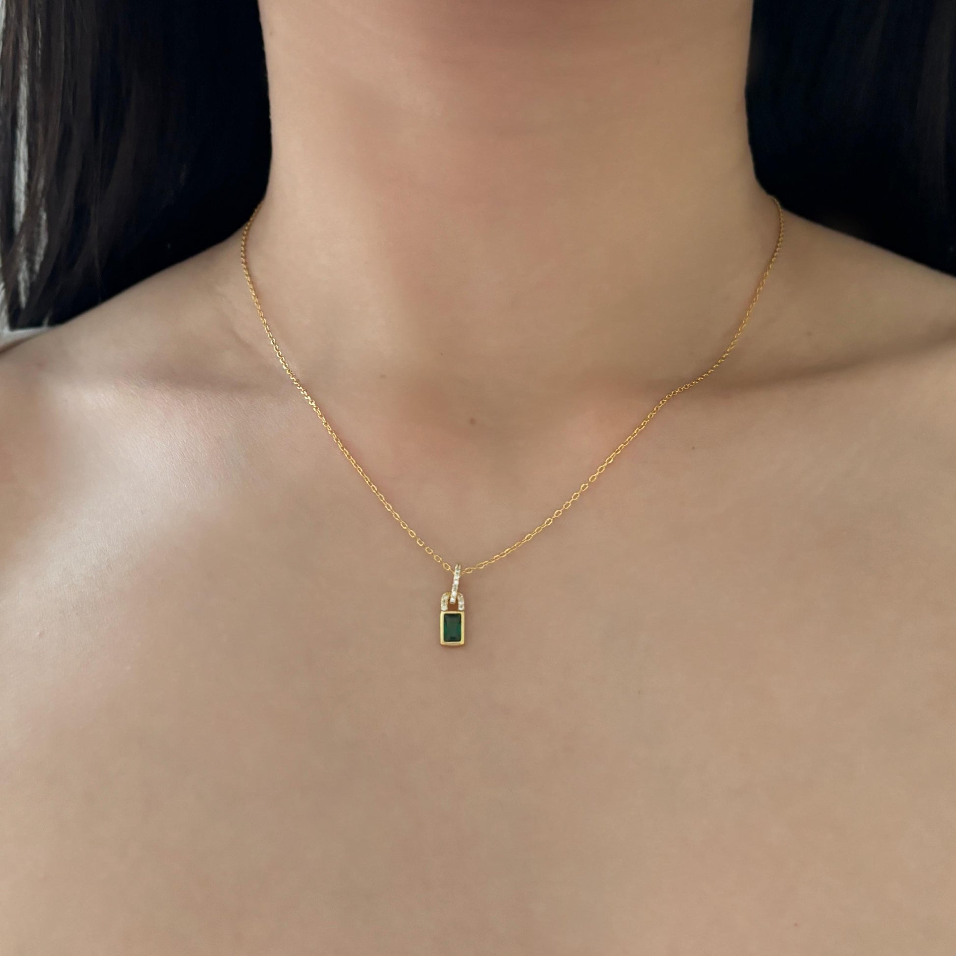 Green Emerald Lock Pendant, Rectangle Green Stone Golden Chain Clavicle Necklace Jewellery, Dainty Elegant Retro Vintage Silver Jewelry
