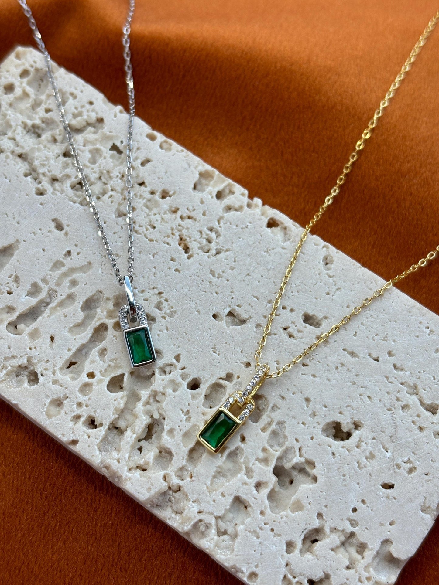 Green Emerald Lock Pendant, Rectangle Green Stone Golden Chain Clavicle Necklace Jewellery, Dainty Elegant Retro Vintage Silver Jewelry