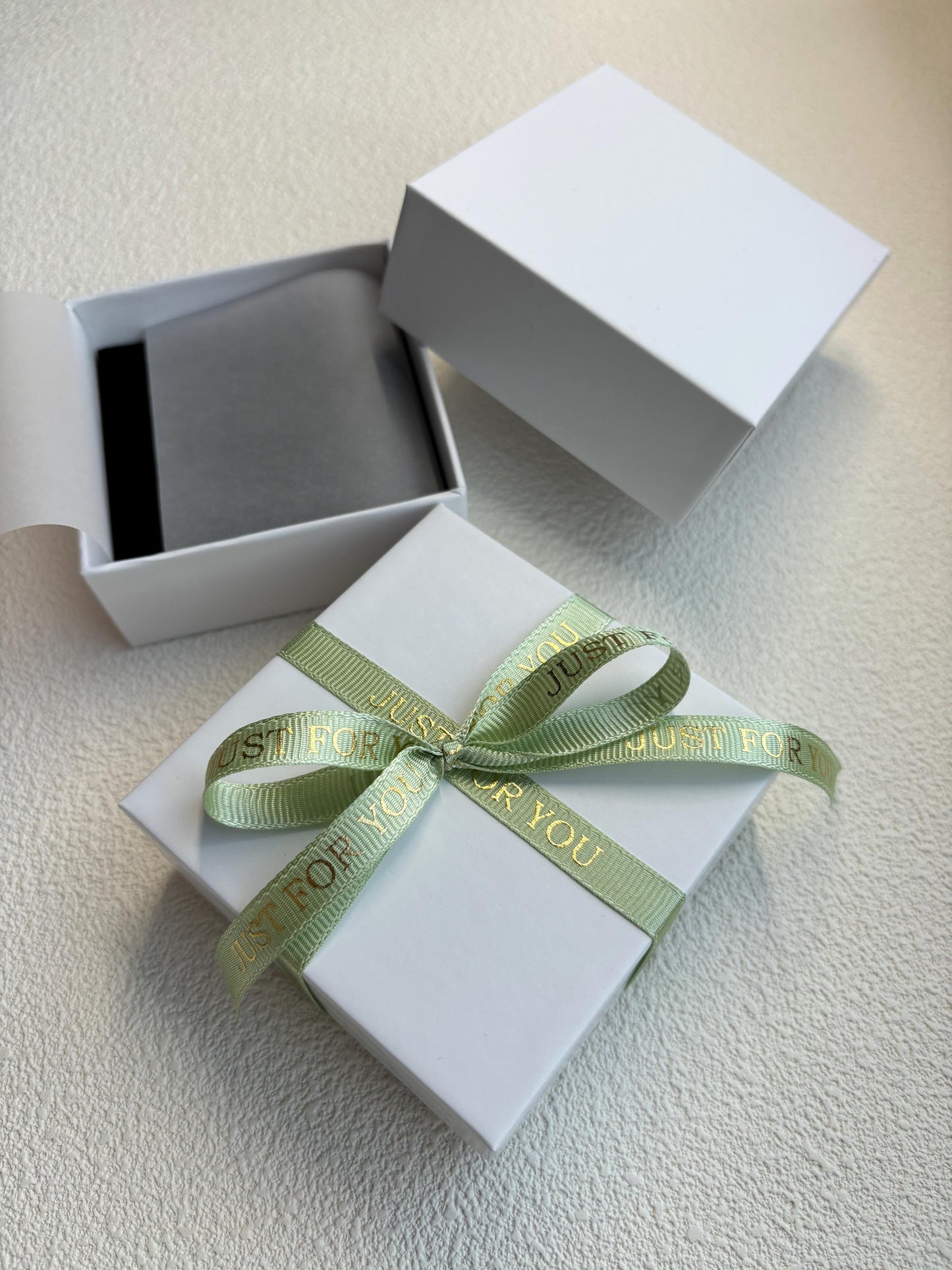 Cute Jewellery Gift Boxes, High Quality Jewelry Gift Box With Ribbon For Earrings Bracelet, Luxury Padded Cardboard Velvet Necklace Box