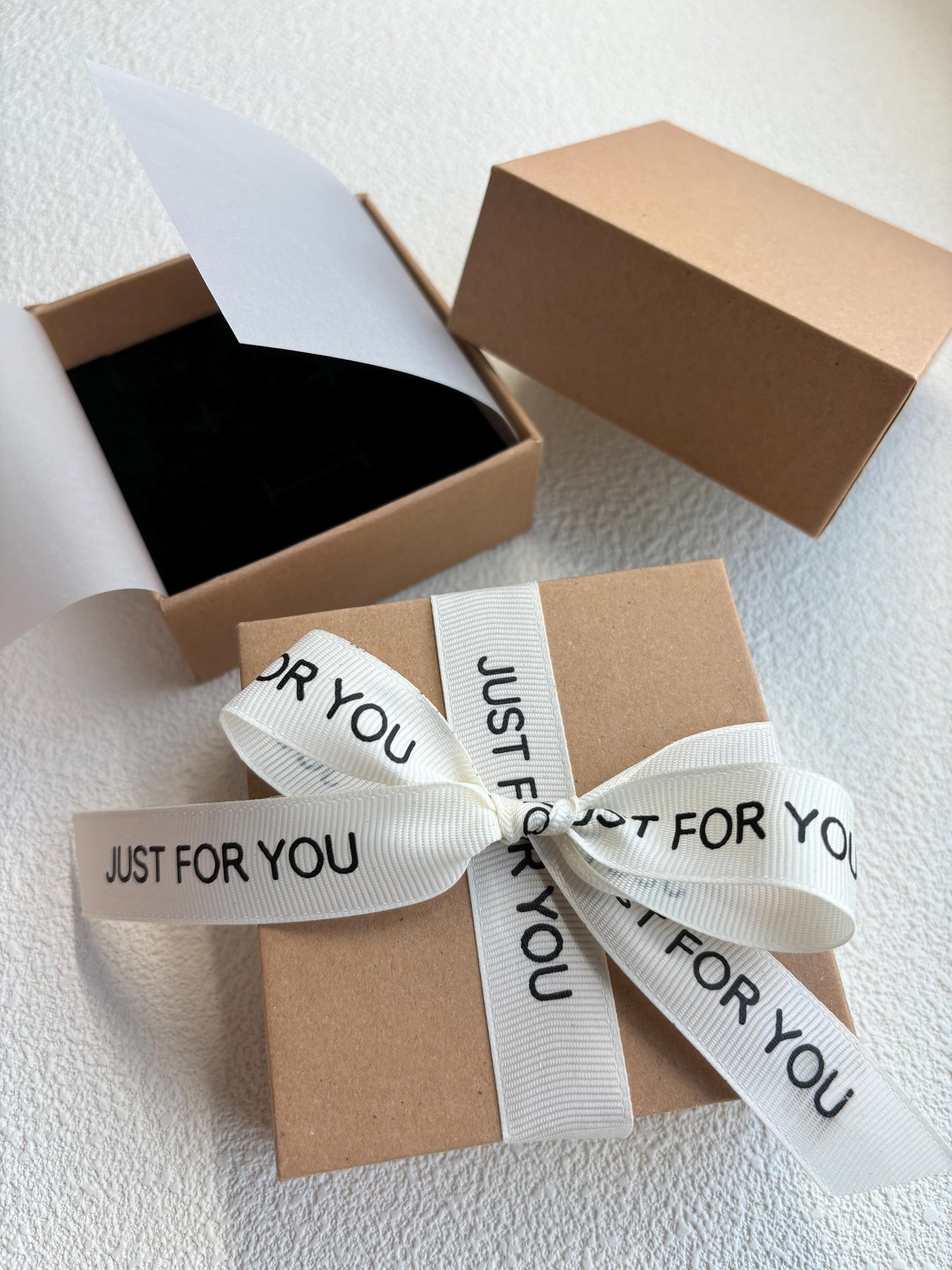 Cute Jewellery Gift Boxes, High Quality Jewelry Gift Box With Ribbon For Earrings Bracelet, Luxury Padded Cardboard Velvet Necklace Box