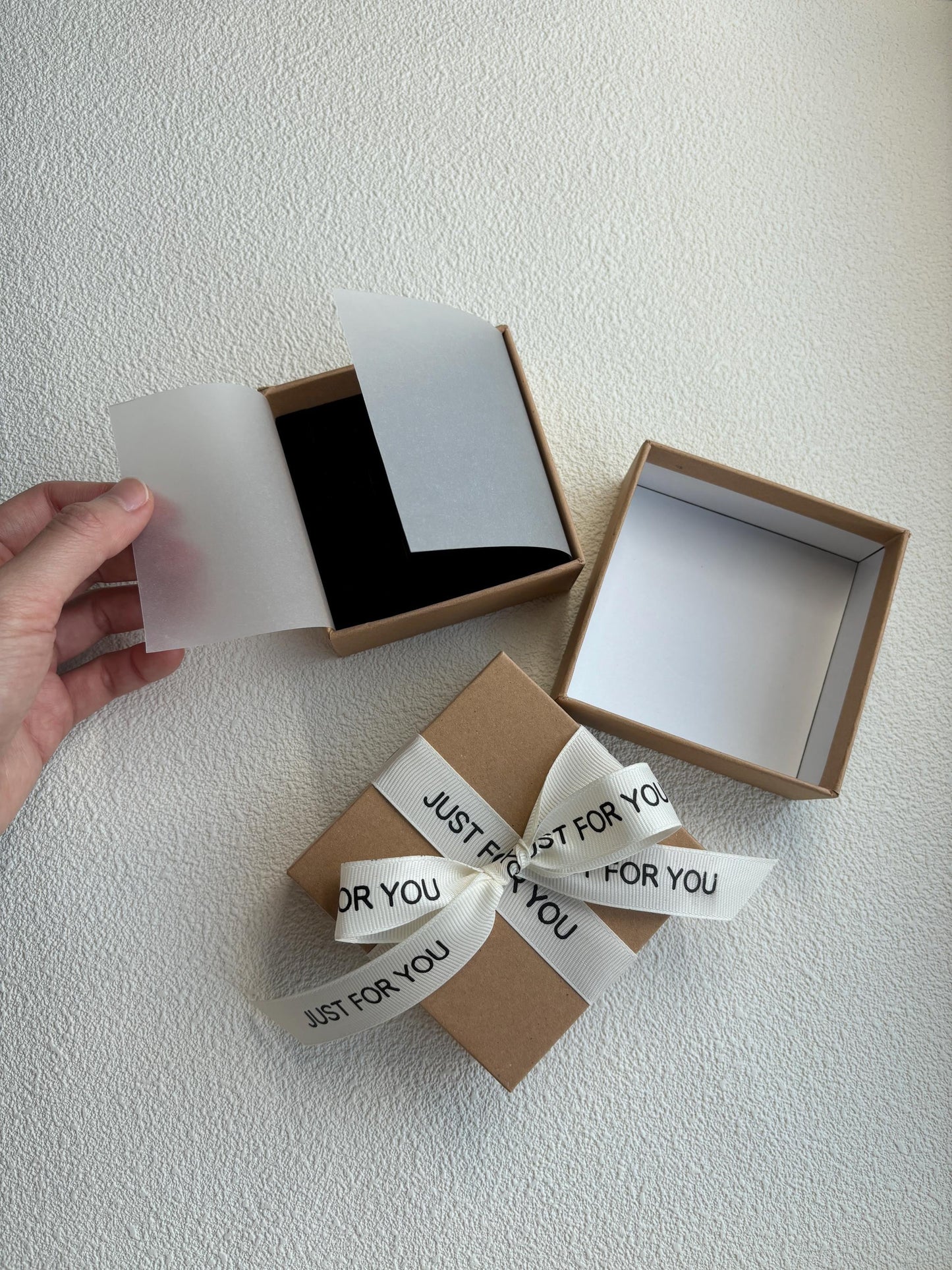 Cute Jewellery Gift Boxes, High Quality Jewelry Gift Box With Ribbon For Earrings Bracelet, Luxury Padded Cardboard Velvet Necklace Box