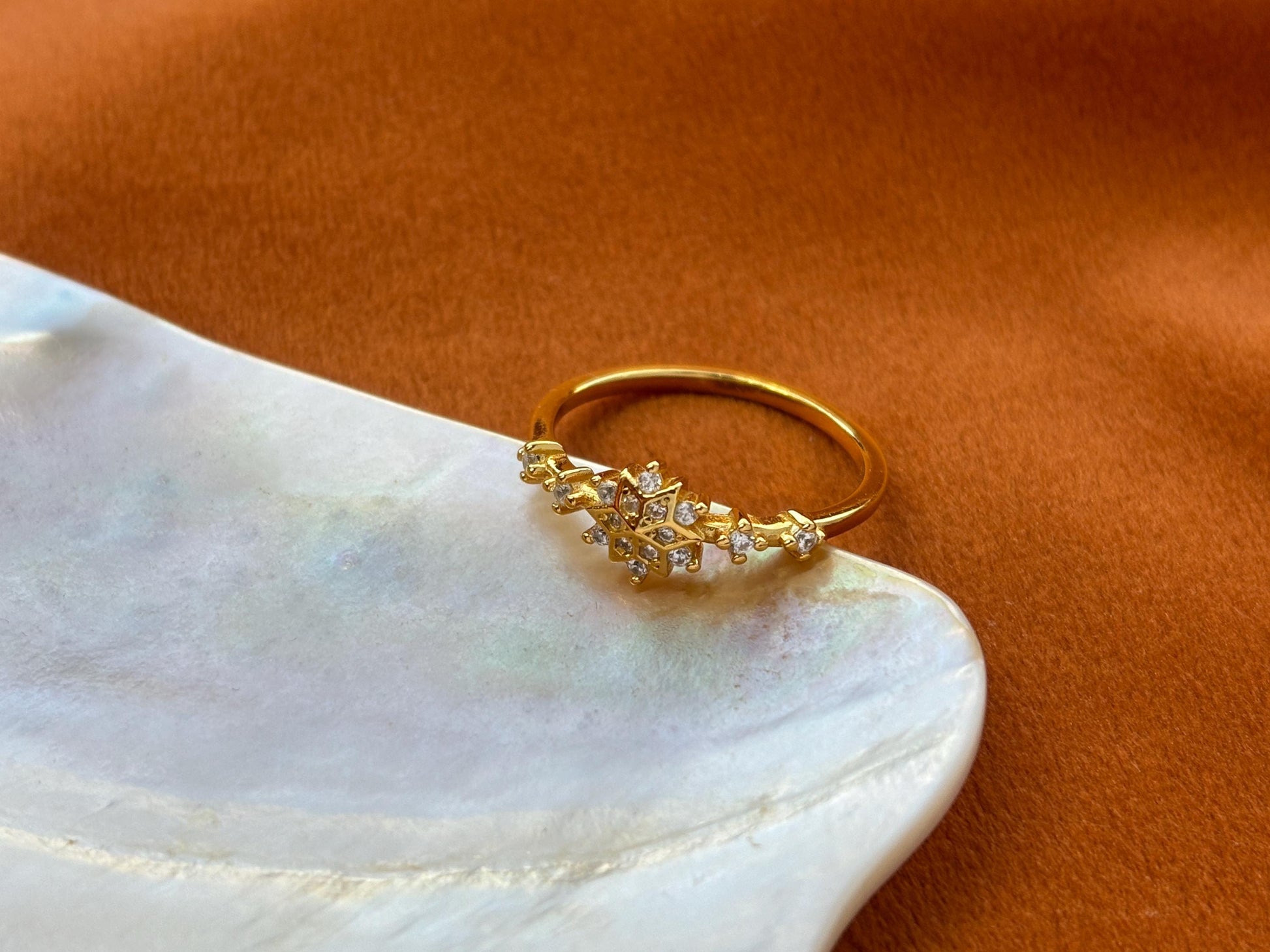 Golden Snowflake Ring, Christmas Shiny North Star Rings, Sparkling Gold Star Jewelry, Dainty Celestial Zircon Ring, Luxury Elegant Jewellery