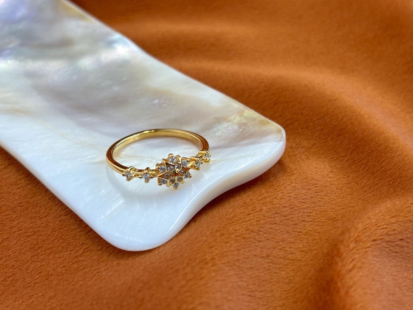 Golden Snowflake Ring, Christmas Shiny North Star Rings, Sparkling Gold Star Jewelry, Dainty Celestial Zircon Ring, Luxury Elegant Jewellery