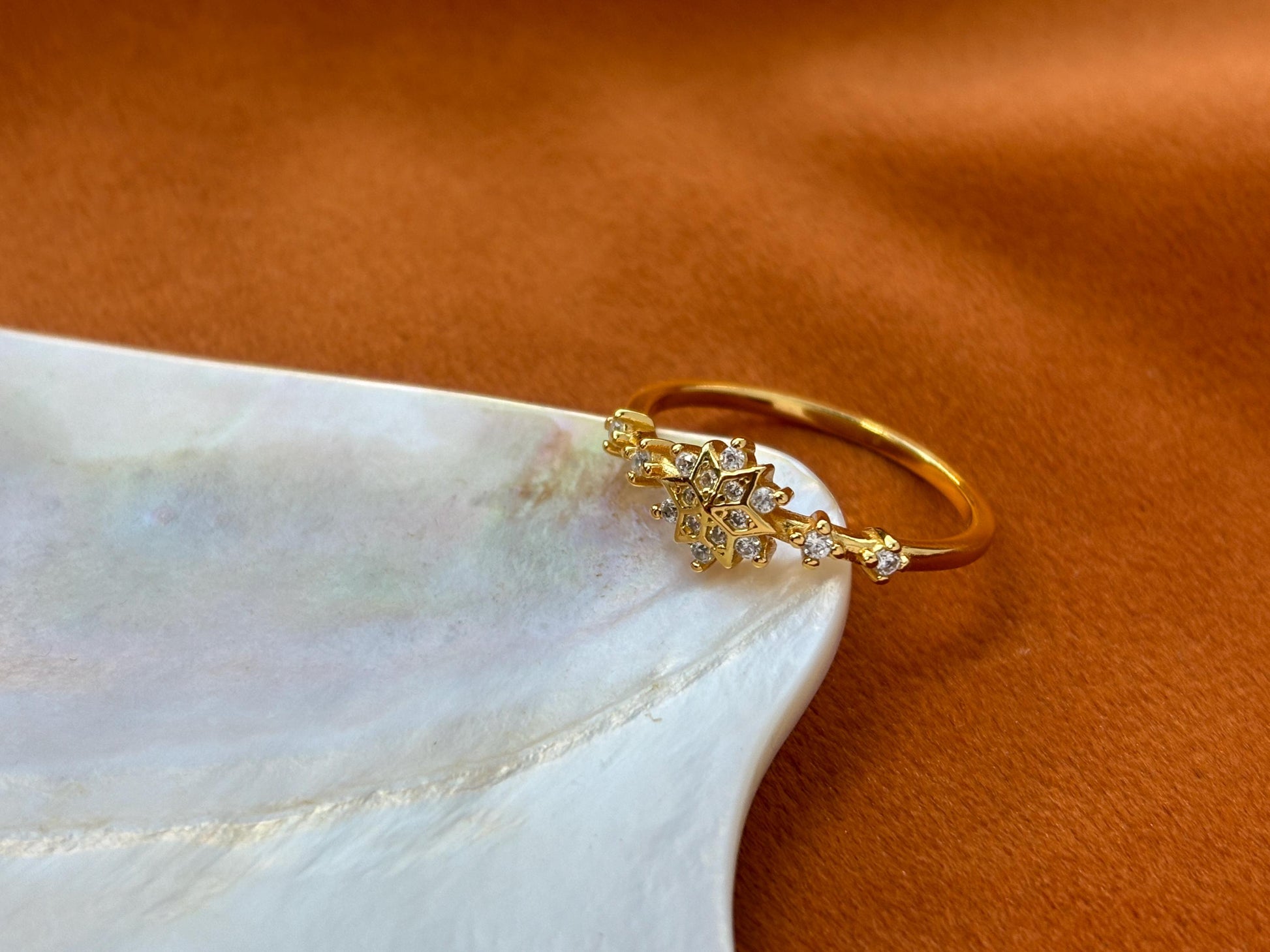 Golden Snowflake Ring, Christmas Shiny North Star Rings, Sparkling Gold Star Jewelry, Dainty Celestial Zircon Ring, Luxury Elegant Jewellery