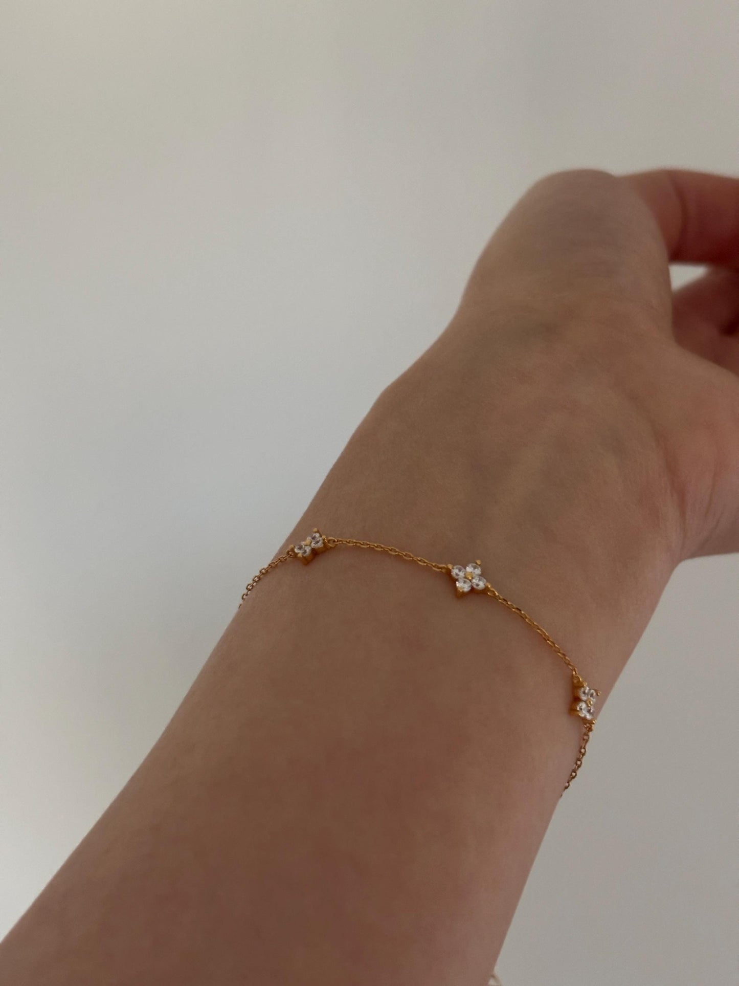 Shiny Silver Four Leaf Clover Bracelet, Golden Flower Charm Bracelet, Floral Star Gold Plated Silver Jewellery, Dainty Elegant Jewelry