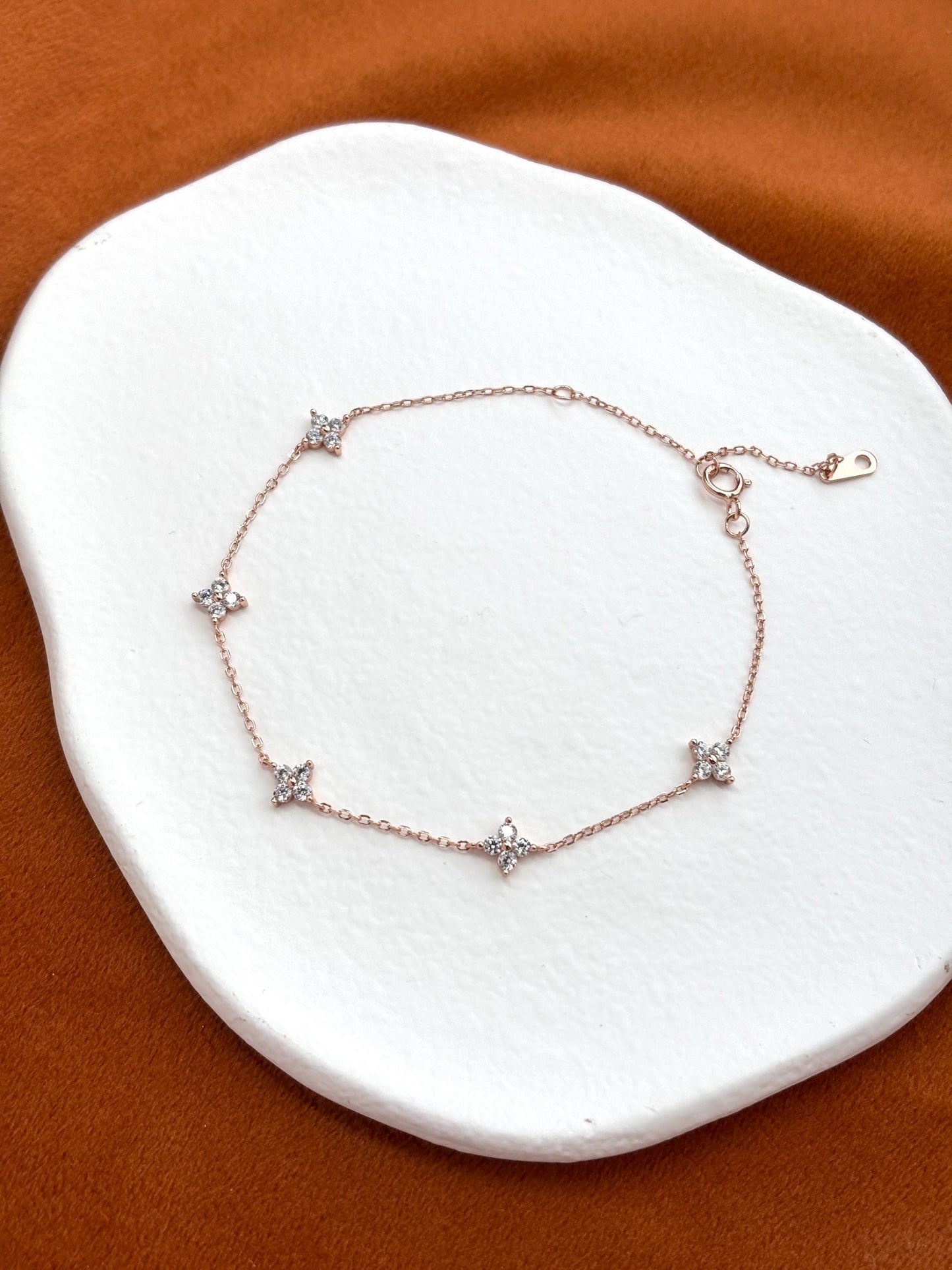 Shiny Silver Four Leaf Clover Bracelet, Golden Flower Charm Bracelet, Floral Star Gold Plated Silver Jewellery, Dainty Elegant Jewelry