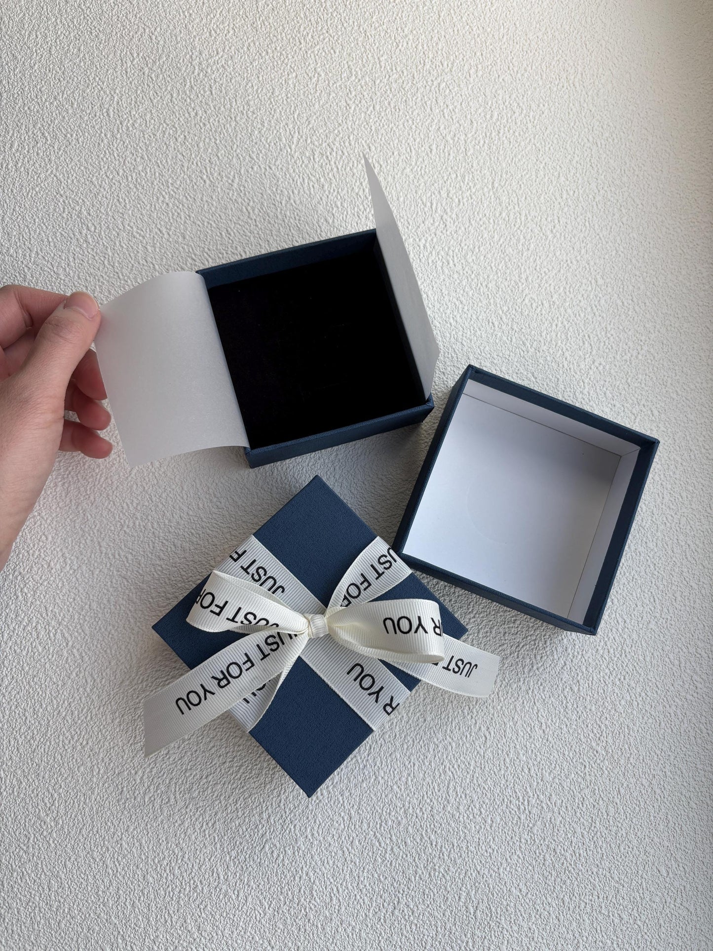 Red Blue Jewellery Gift Boxes, High Quality Jewelry Gift Box With Ribbon For Earrings Bracelet, Luxury Padded Cardboard Velvet Necklace Box