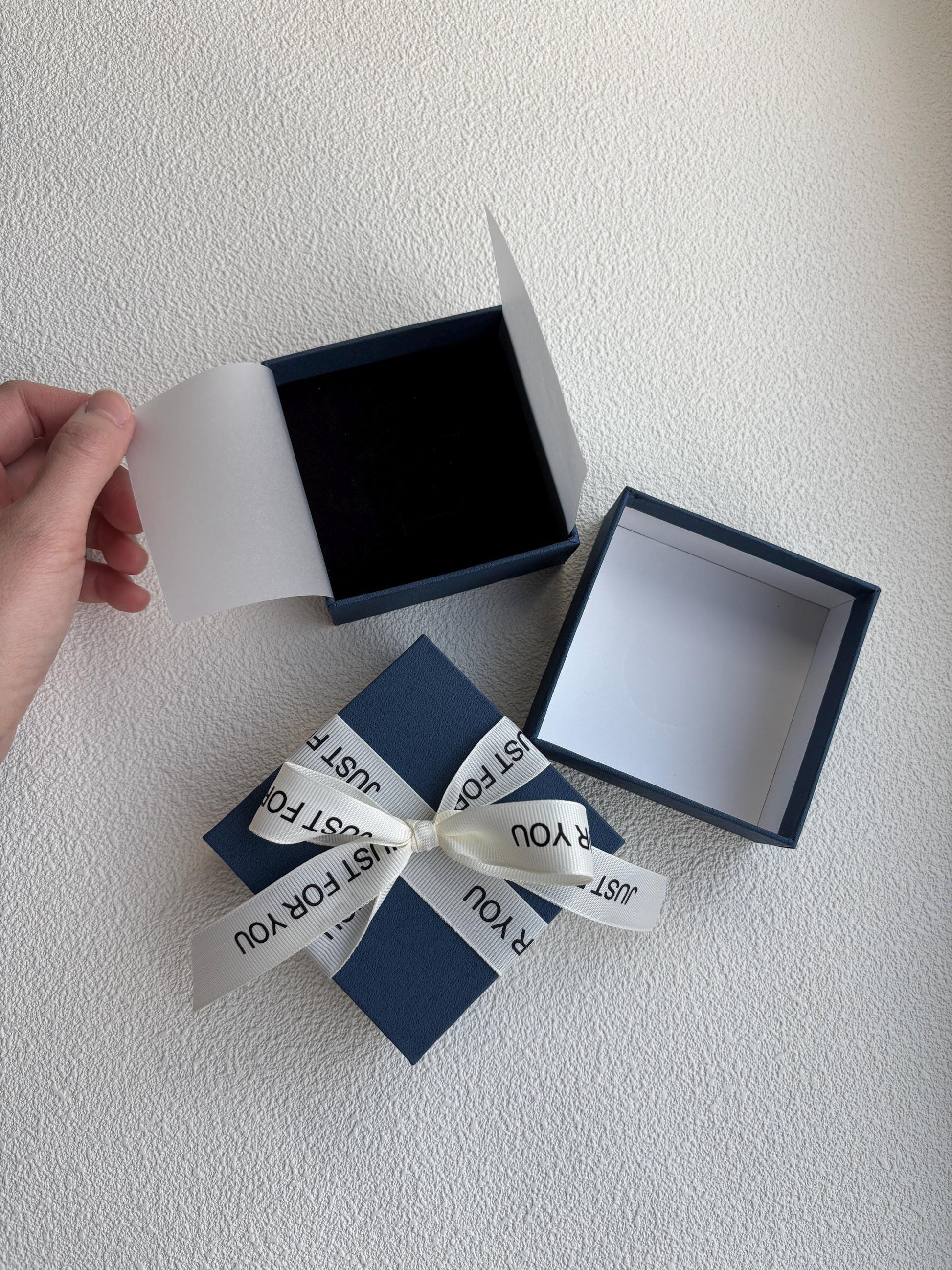 Red Blue Jewellery Gift Boxes, High Quality Jewelry Gift Box With Ribbon For Earrings Bracelet, Luxury Padded Cardboard Velvet Necklace Box