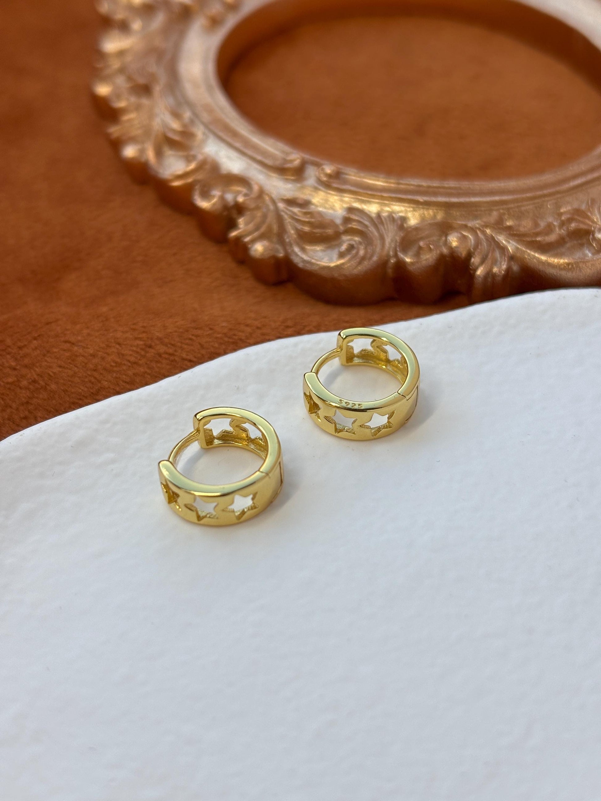 Silver Cut Out Star Hoop Earrings, Golden Hallow Star Huggie Jewelry, Daily Basic Everyday Hoop, Gold Plated 925 Sterling Silver Jewellery