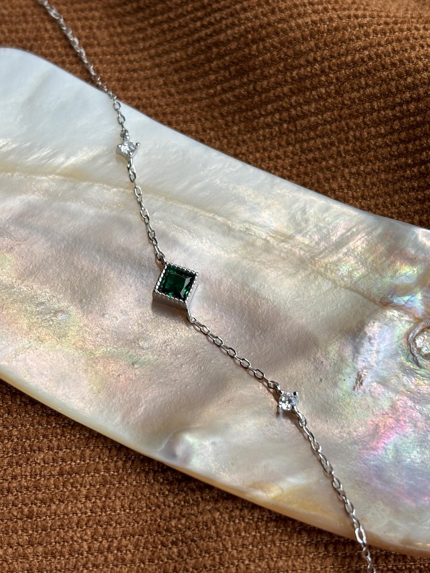 Retro Square Green Stone Bracelet, Vintage Silver Emerald Chain Bracelet, 14K Gold Plated Sterling Silver Jewellery, Dainty Elegant Jewelry