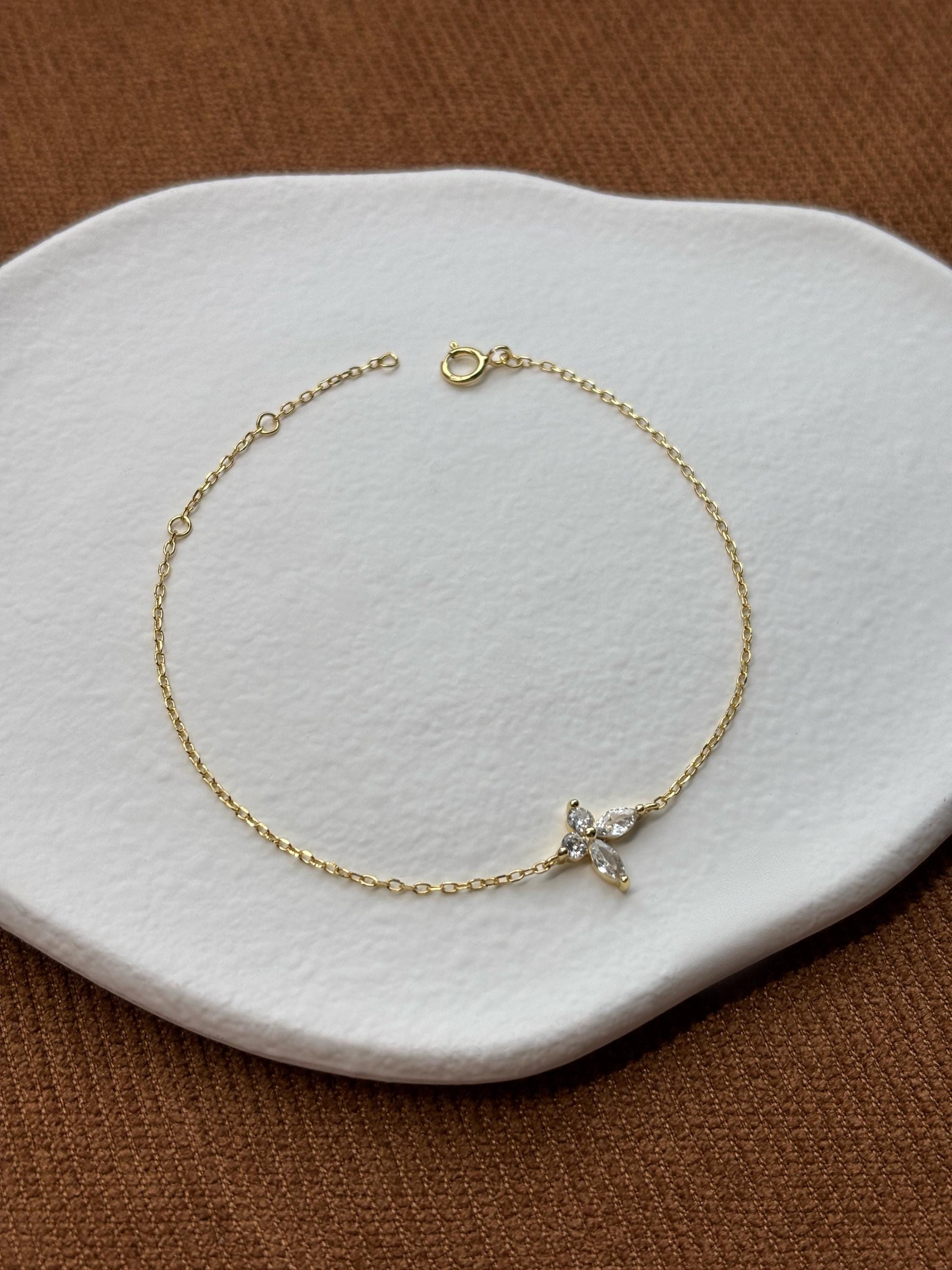 Dainty Butterfly Bracelet, Silver Floral Chain Bracelet, 14K Gold Plated Sterling Silver Flower Jewellery, Elegant Four Leaf Clover Jewelry